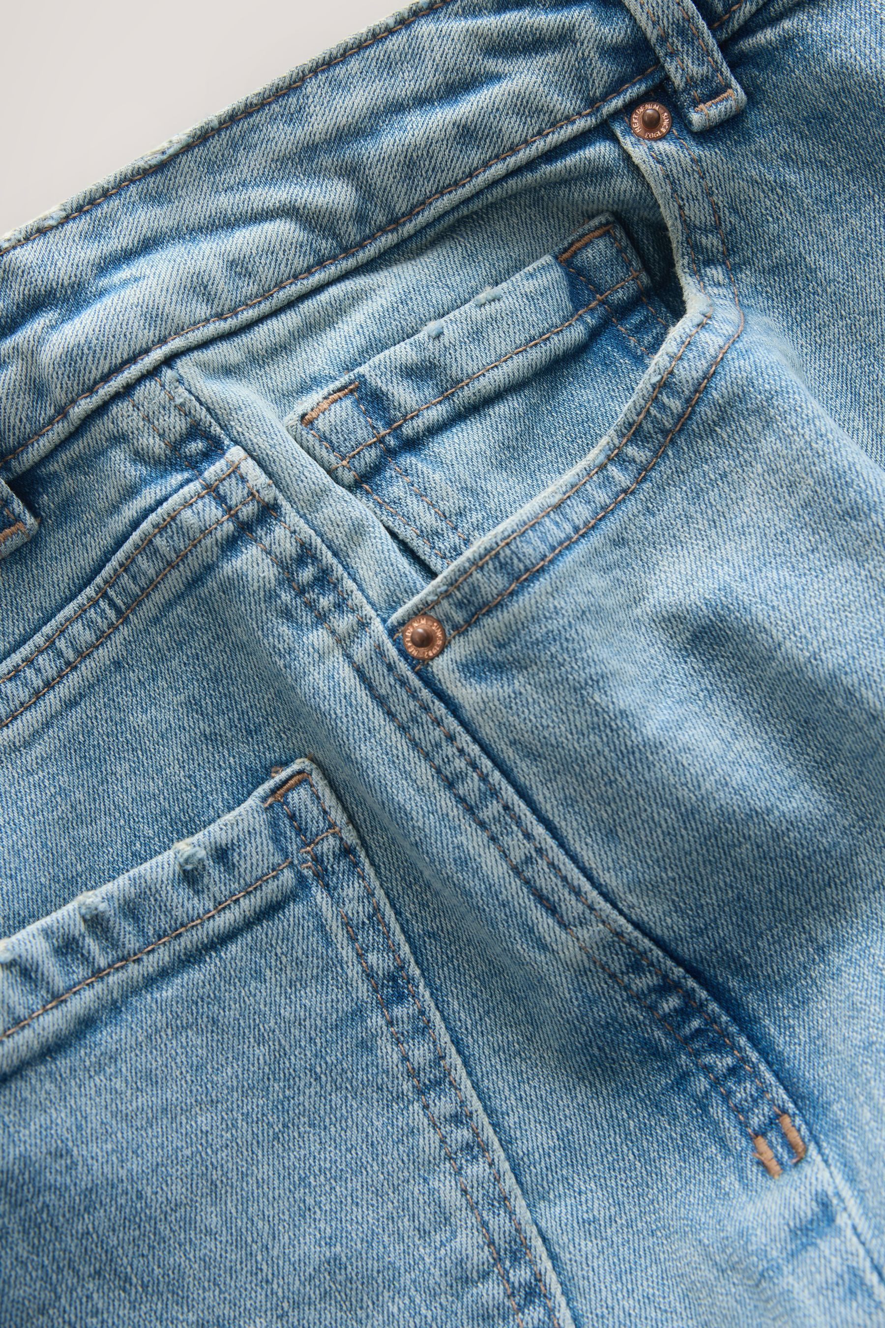 Next Bootcut-Jeans Authentische Bootcut-Jeans mit mittelhohem Bund (1-tlg)
