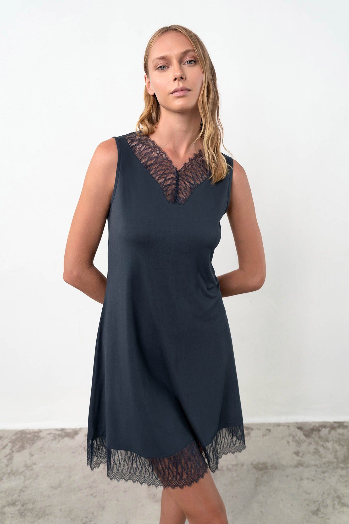 Vamp Nachthemd (Set, 1-tlg., Set) exquisiter Damen Sleepshirt 90cm Nachthemd Spitze Modal