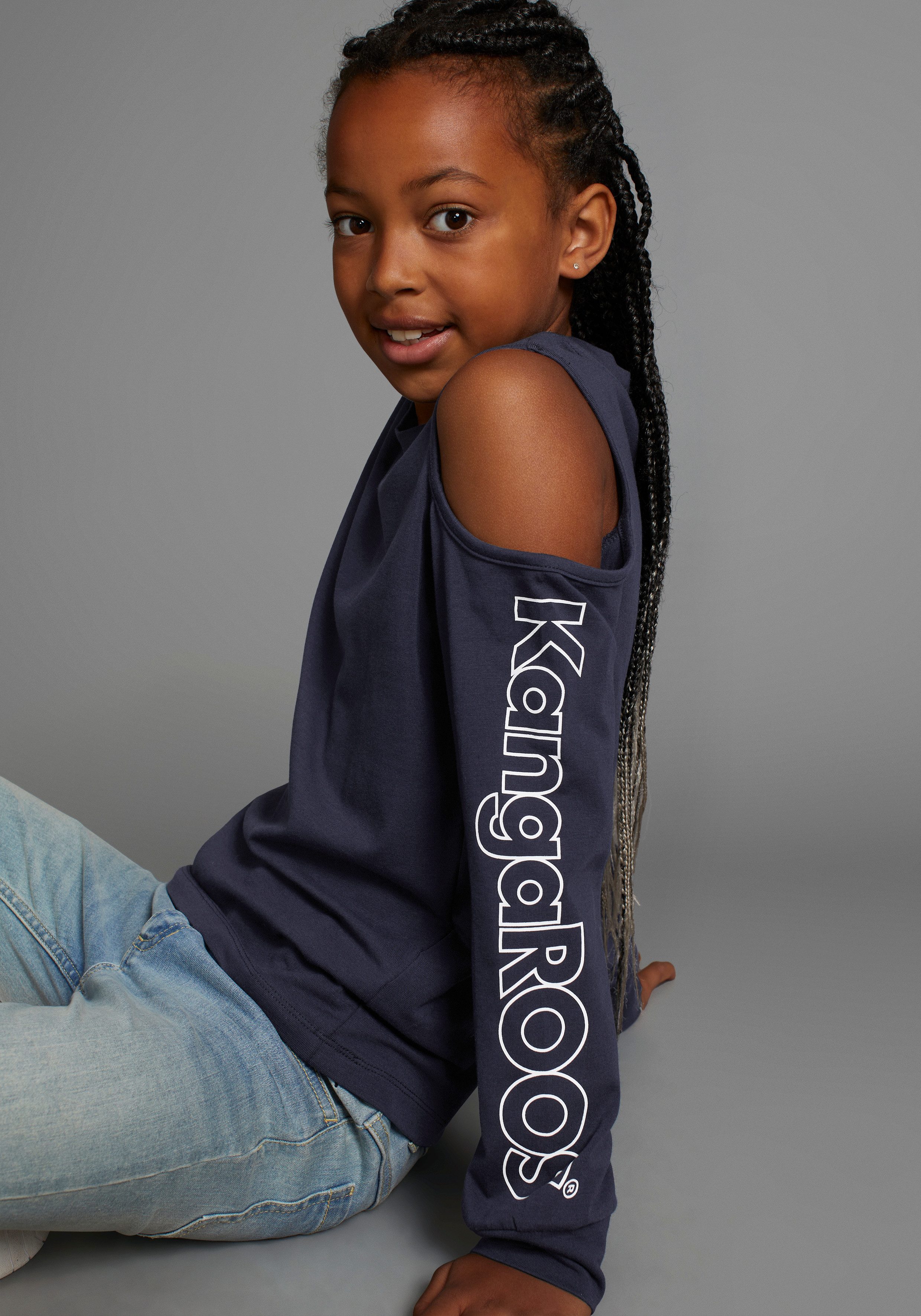 KangaROOS Langarmshirt Shirt cut-out mit modischen Cut-Outs an den Schultern – Bild 2 von 5