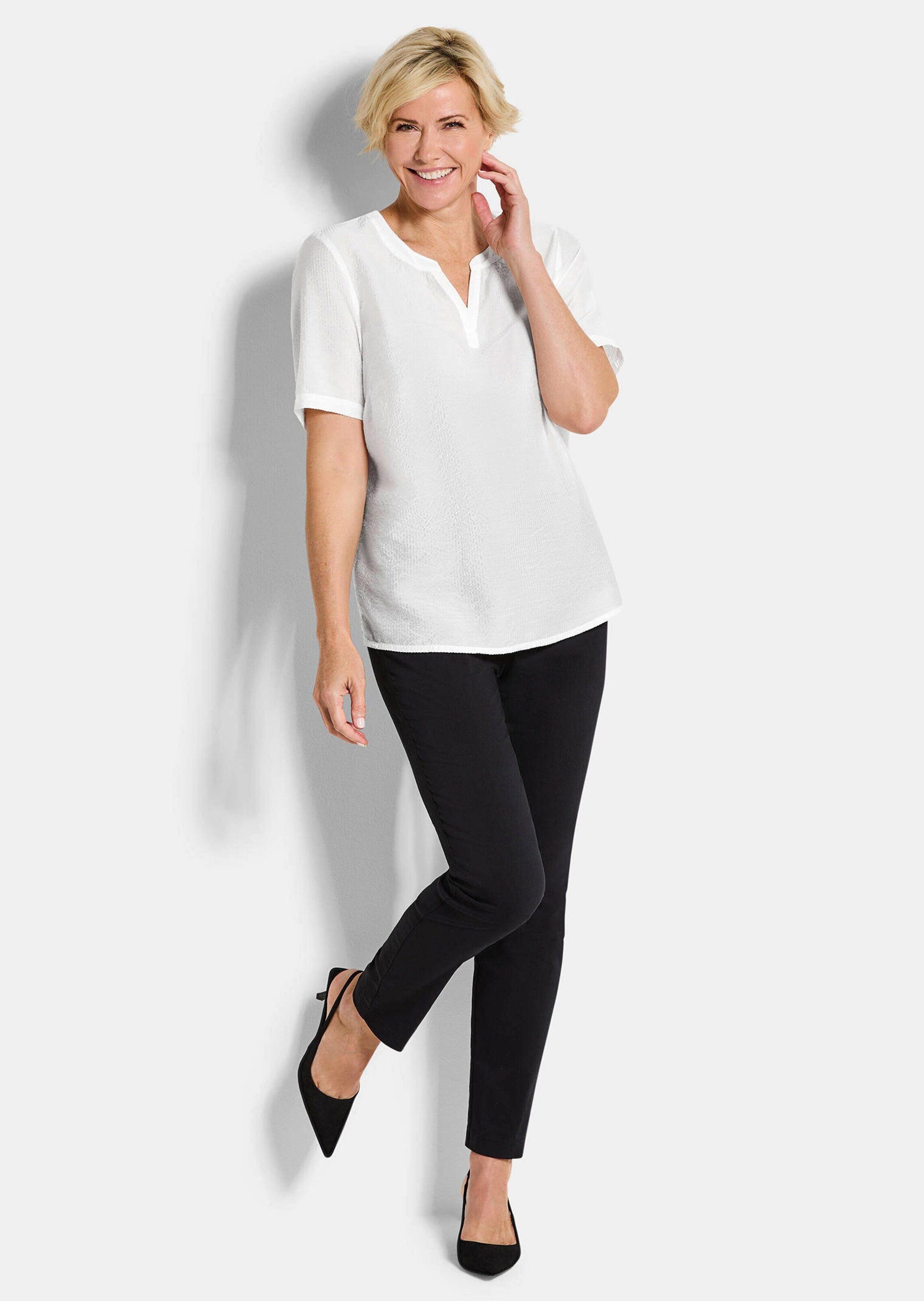 GOLDNER Schlupfbluse Blusenshirt mit feiner Streifenstruktur Schlupfbluse mit V-Ausschnitt und Halbarm