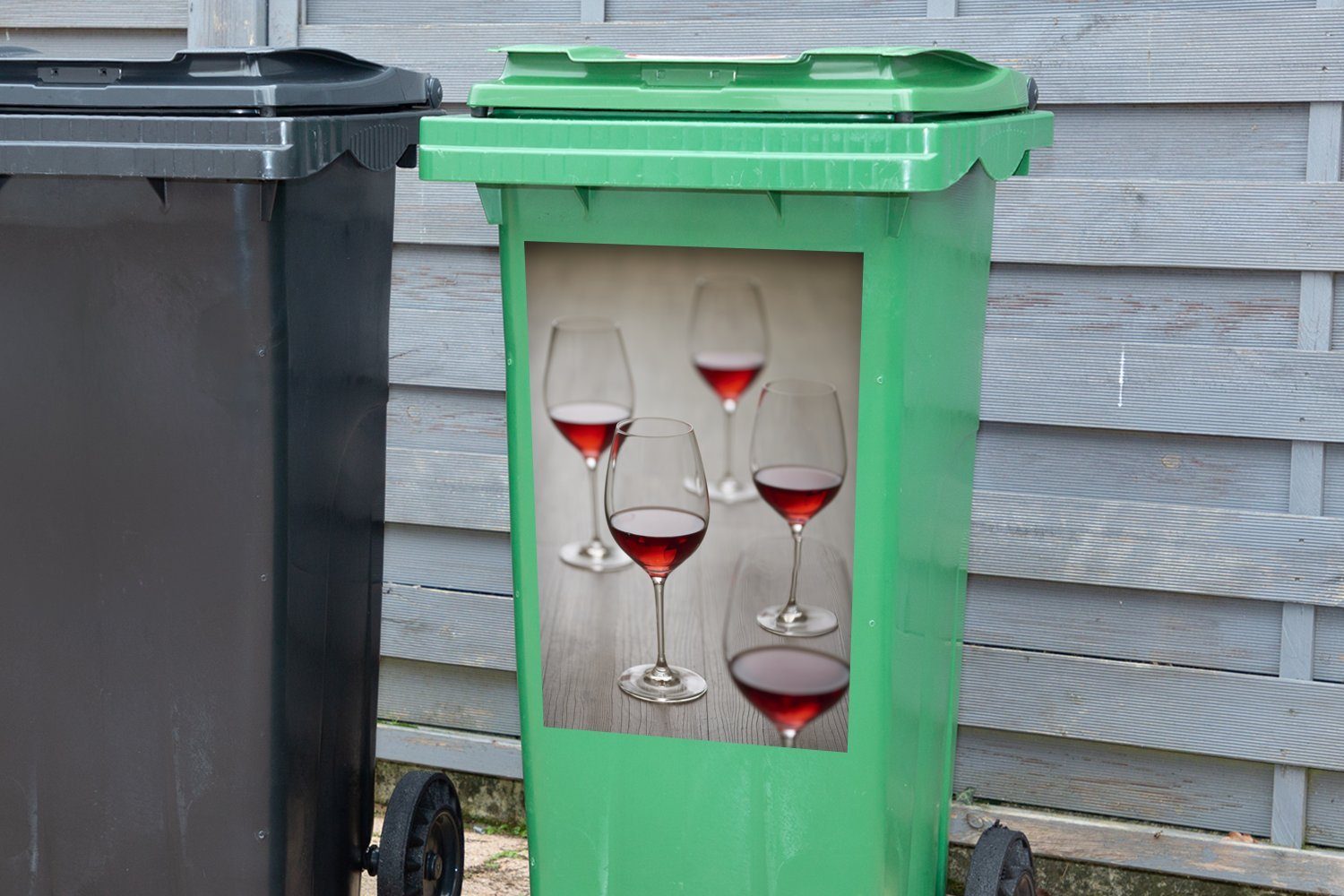 Gläser gute Wandsticker Rotwein Container, (1 Mülleimer-aufkleber, St), MuchoWow Fünf Sticker, Mülltonne, Abfalbehälter