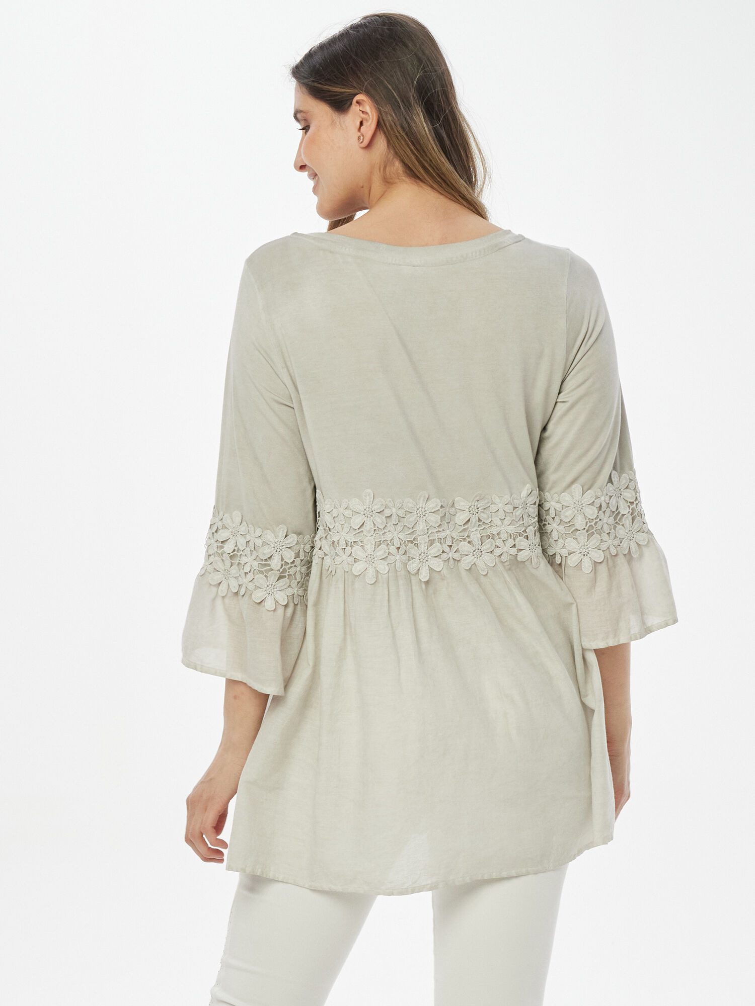 Body Needs Tunika Longbluse Figurumspielend mit Blütenband günstig online kaufen