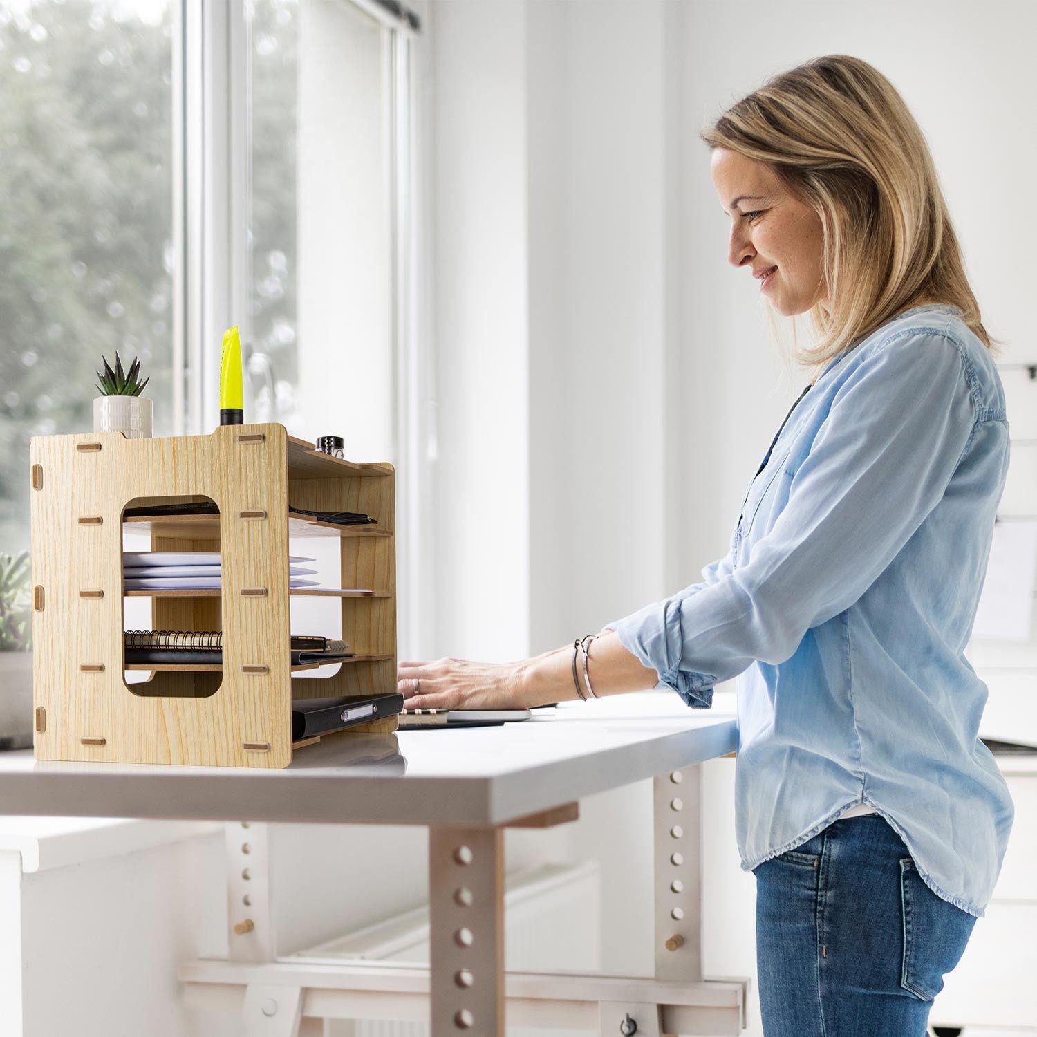 Dimono Dokumentenhalter Dimono Bambus Dokumentenhalter Schreibtisch-Zuhause & Büro-Organizer (Papierablage aus Bambus, Briefablage), Zeitschriftenständer für Zuhause & Büro