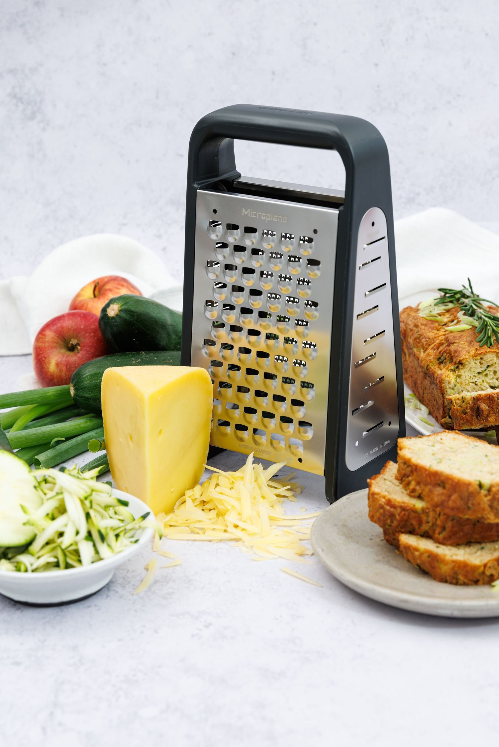Microplane Küchenreibe Box Grater / Vierkantreibe PureCut – 5-in-1 – After Dark Grey 34942