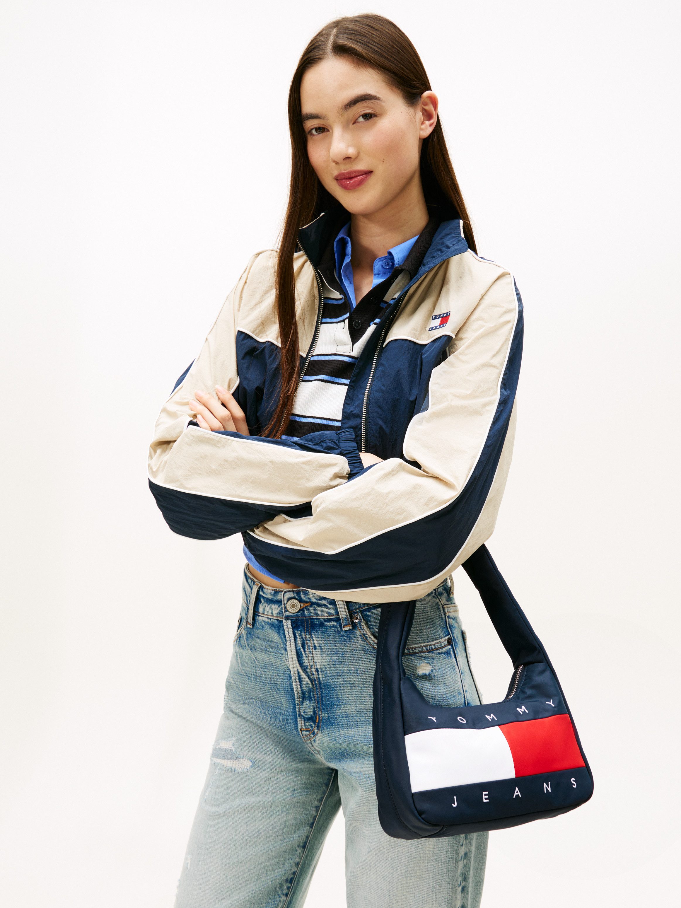 Tommy Jeans Schultertasche TJW ARCHIVE SHOULDER BAG, Damen Umhängetasche, Tragetasche mit plakativer Logoflagge