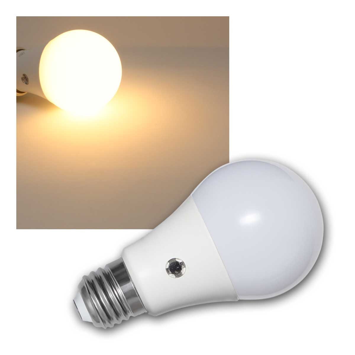 STAR TRADING LED-Leuchtmittel E27 LED Birne mit Dämmerungssensor ww 470lm 4,8W, warmweiß