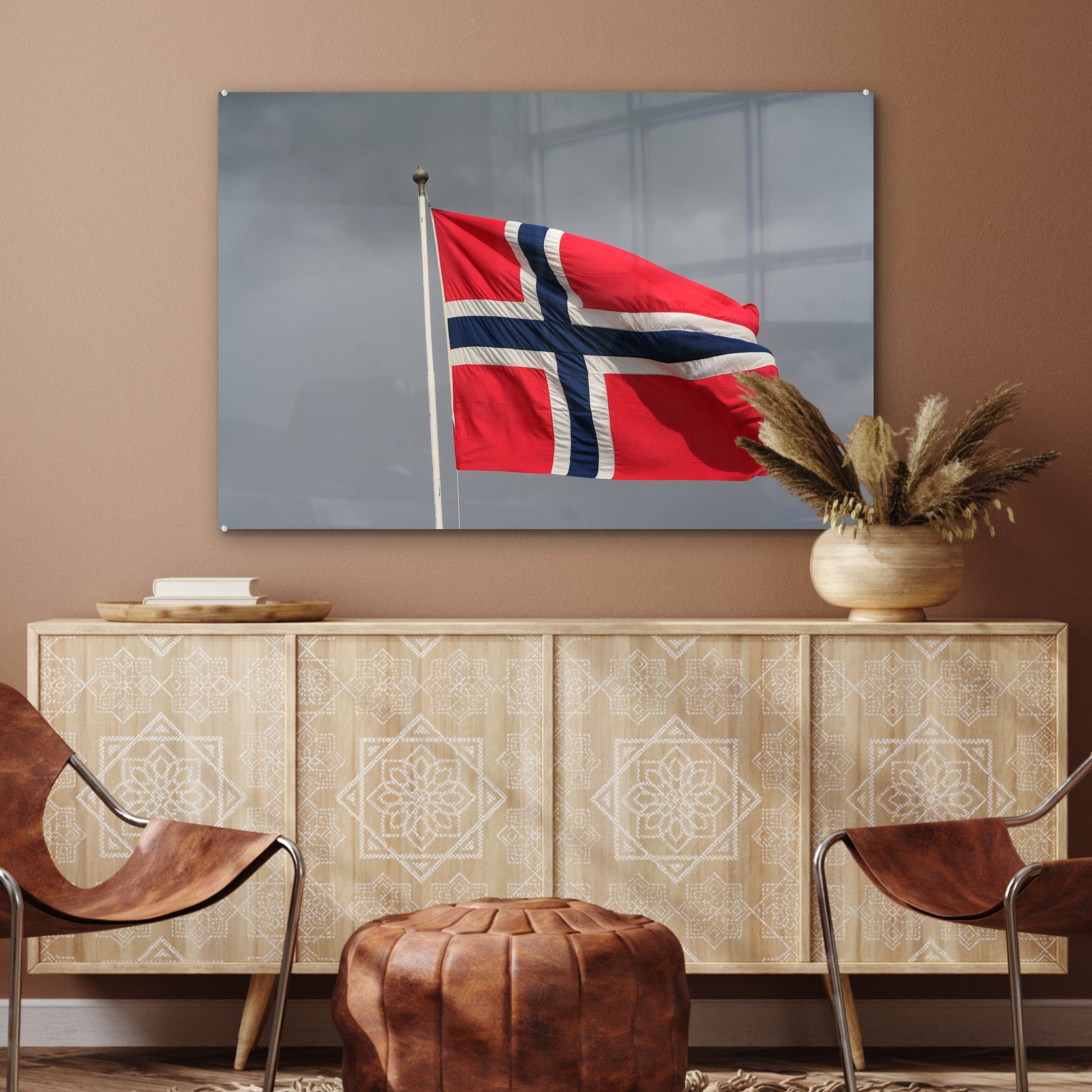 norwegische Acrylglasbilder (1 MuchoWow St), Wohnzimmer grauen, weht Die einem & vor Schlafzimmer Flagge Himmel, Acrylglasbild regnerischen
