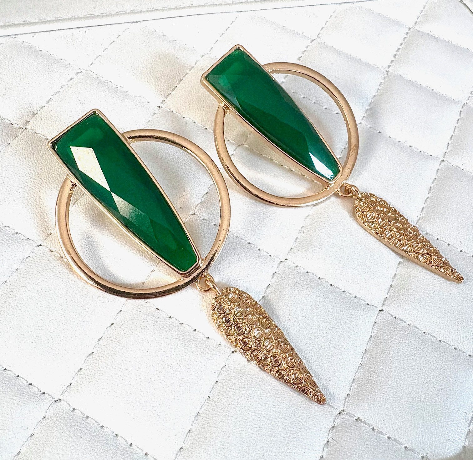 KR-Industries Paar Ohrhänger Damen Ohrringe goldfarben, stilvoll Geschenk Look