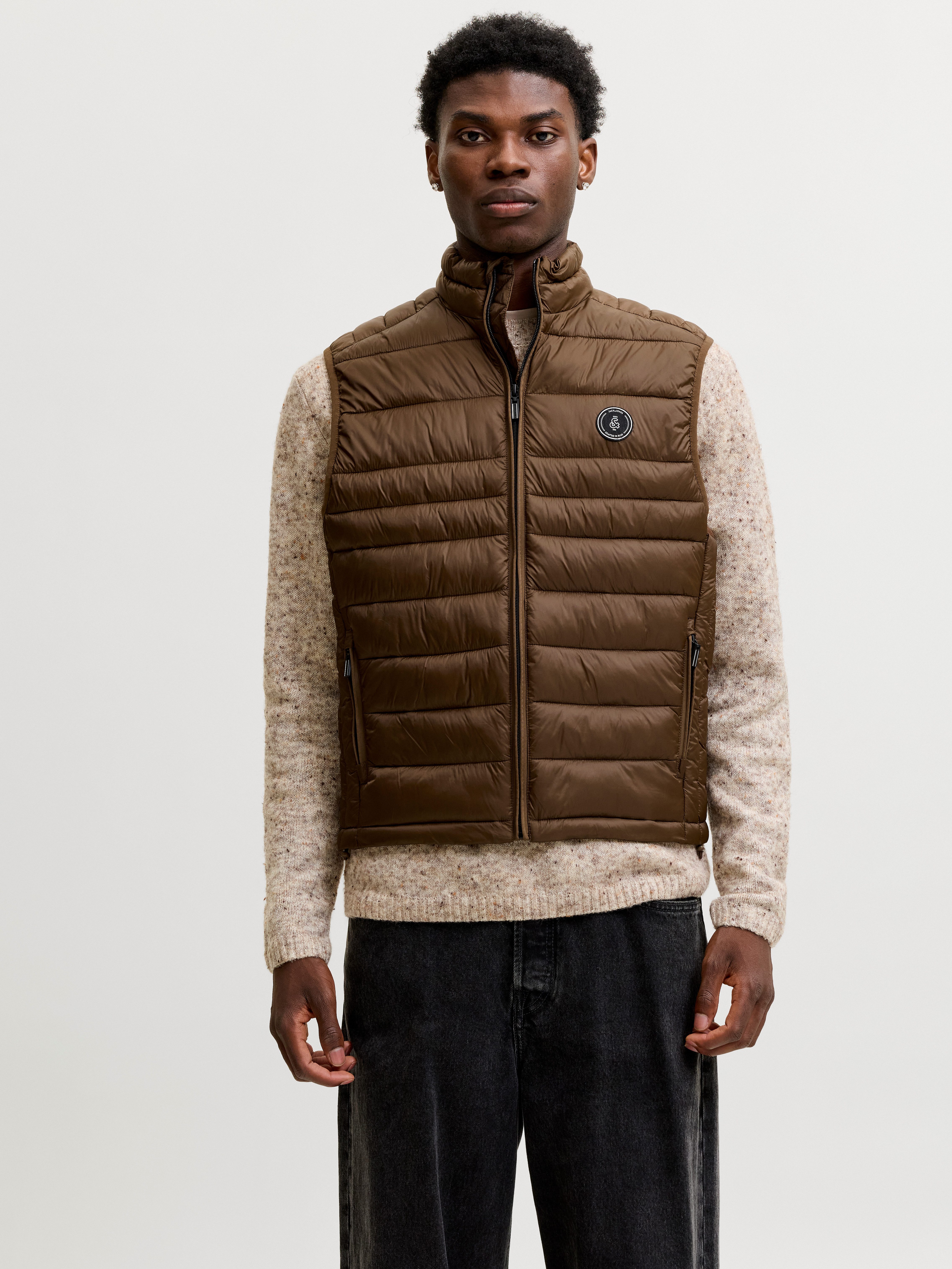 Jack & Jones Steppweste JJEKINGSLEY LIGHT BODYWARMER COLLAR NOOS Kunstfaser, regular fit