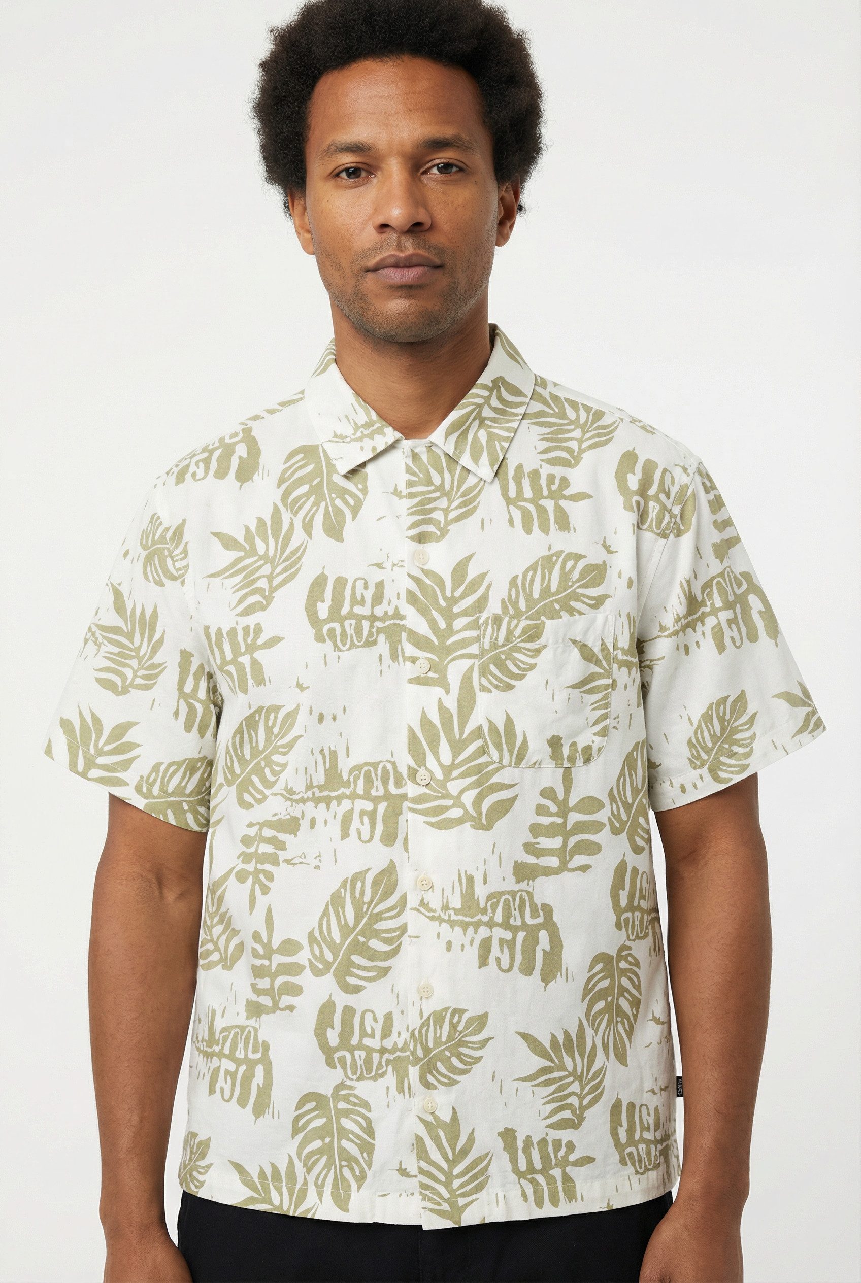 Vans Kurzarmhemd VAN DOREN PRINTED CAMP SS SHIRT 3 Kurzarm-Design, sportlicher Stil, für Sportmode, aus Viskose