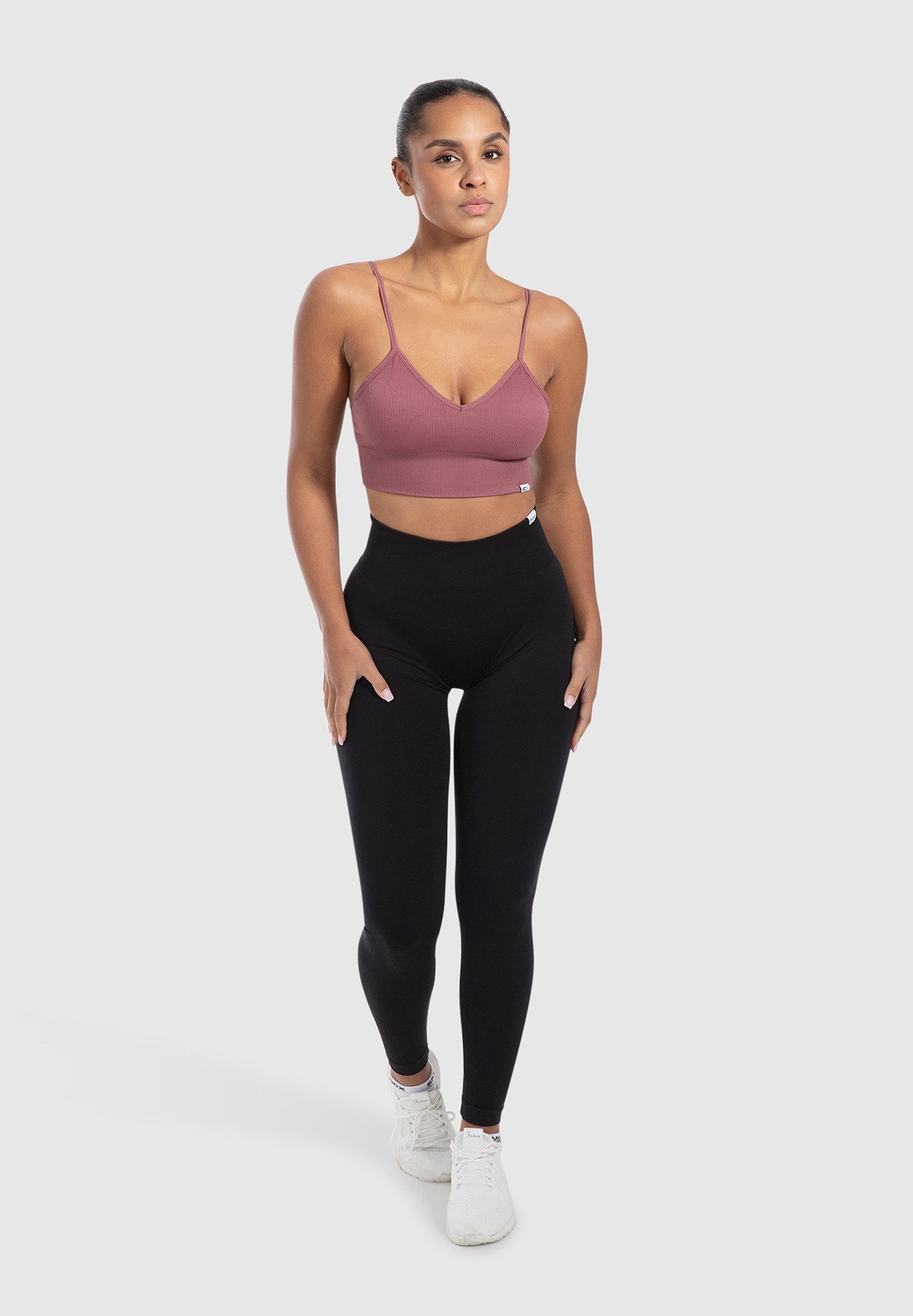 Smilodox Sport-BH Alma, Herausnehmbare Cups, Shaped Fit Yoga Bra V-Ausschni günstig online kaufen