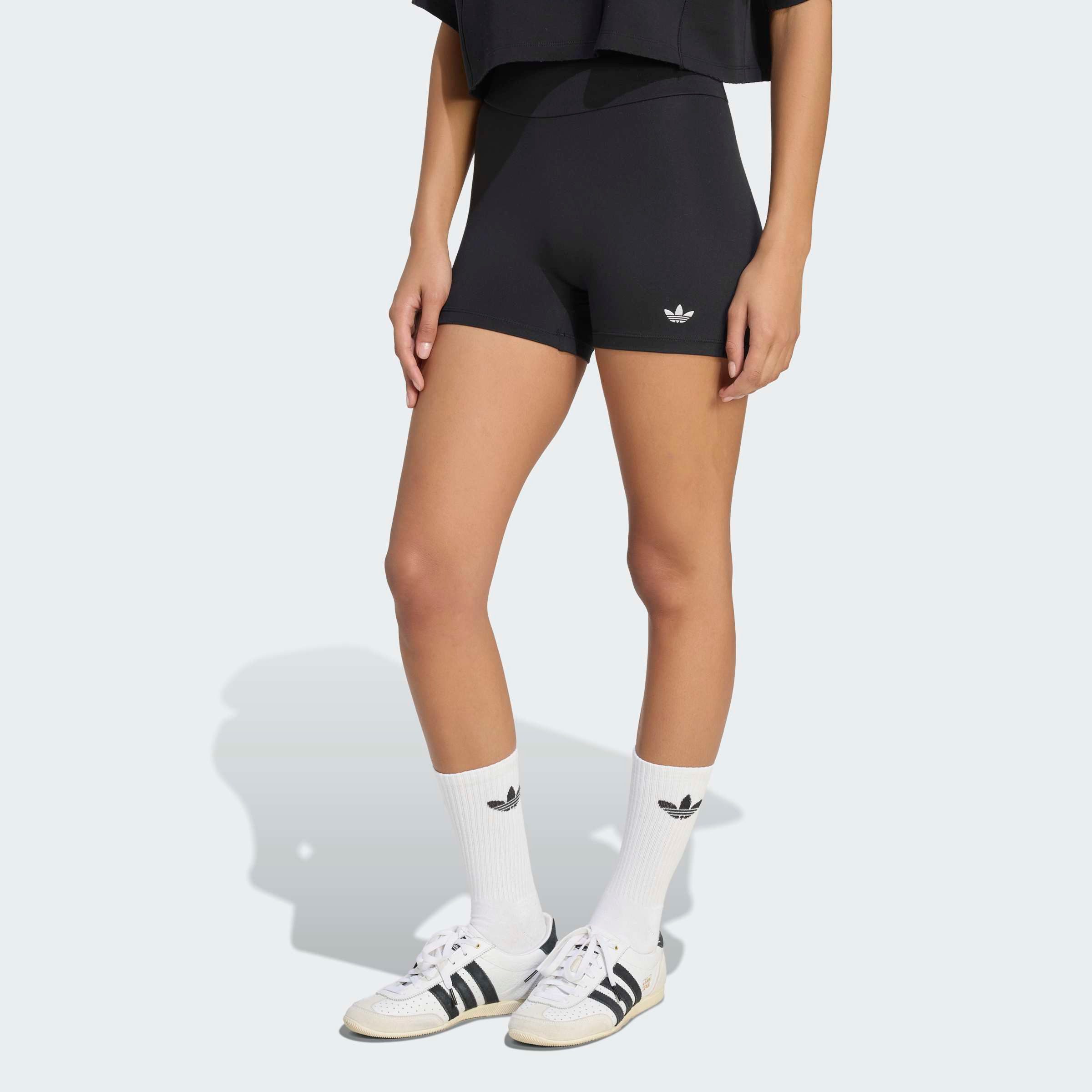 adidas Originals Shorts ESS PES sportlicher Stil, ohne Verschluss, aus Polyester, enger Schnitt