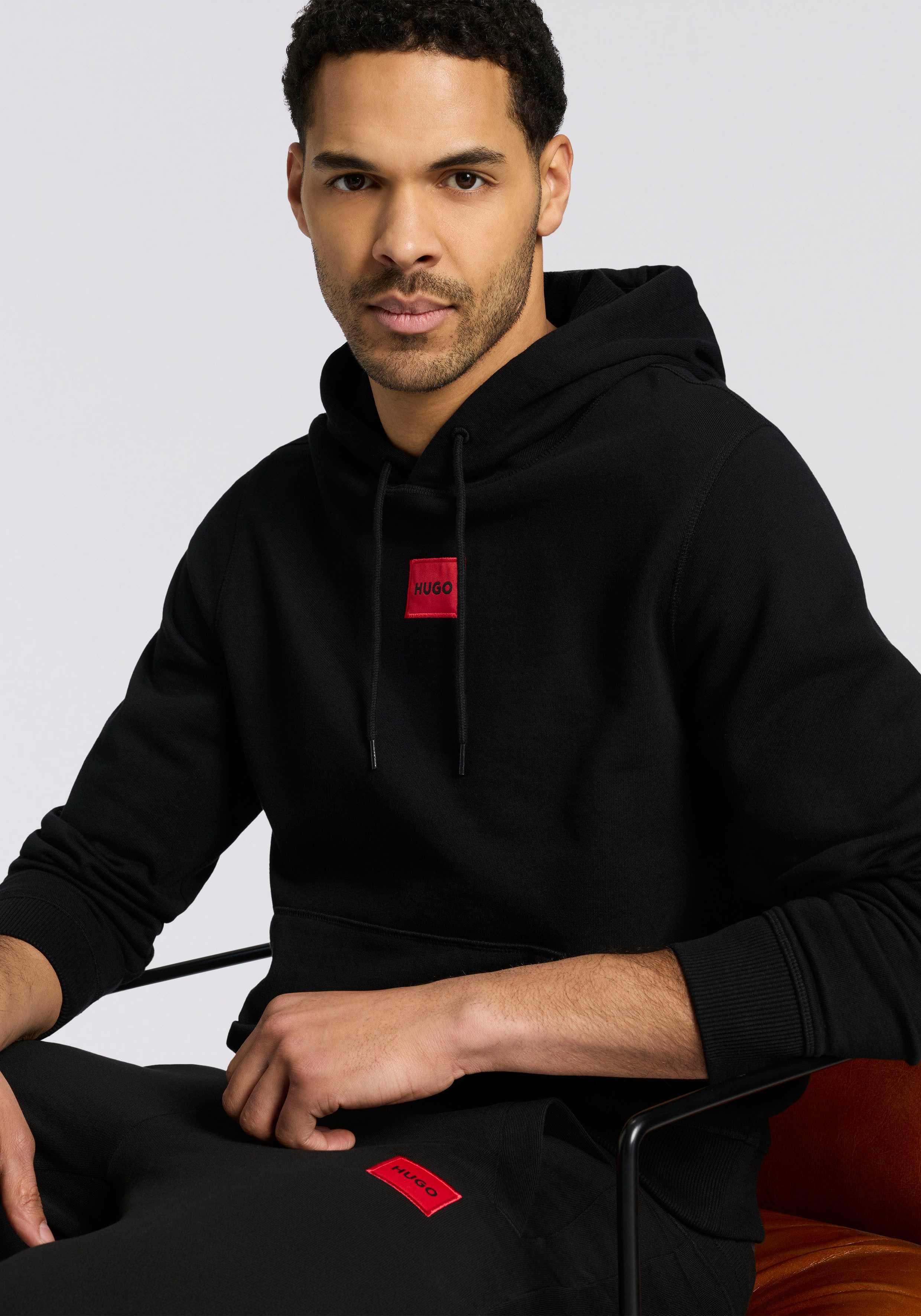 HUGO Kapuzensweatshirt Daratschi Kapuze mit Kordelzug, Regular Fit Kängurutasche, HUGO Weblabel