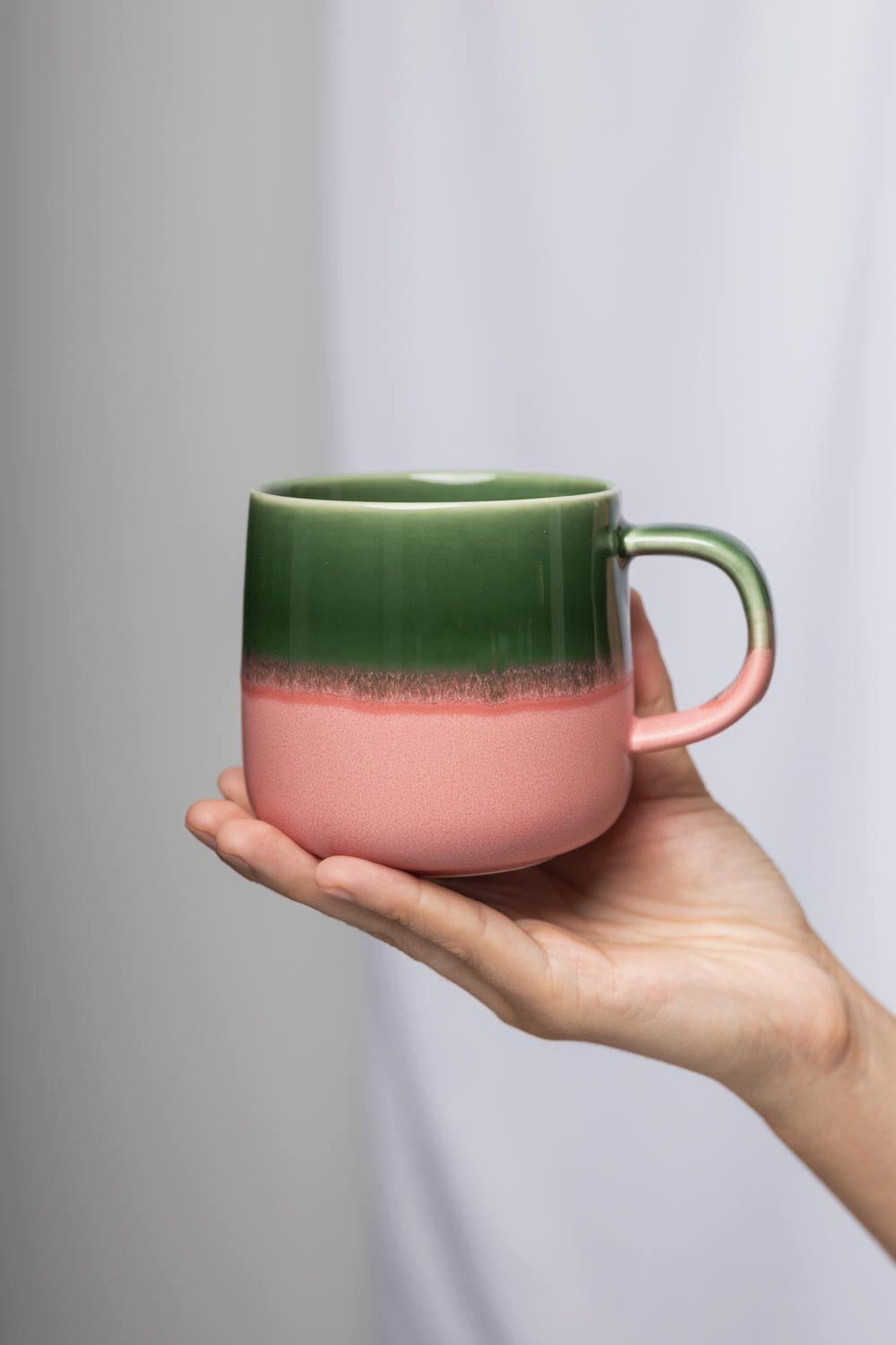 Tranquillo Tasse aus Steingut INDUSTRIAL 390ml grün-rosa spülmaschinengeeignet, Großer Becher mit zweifarbiger Effektglasur