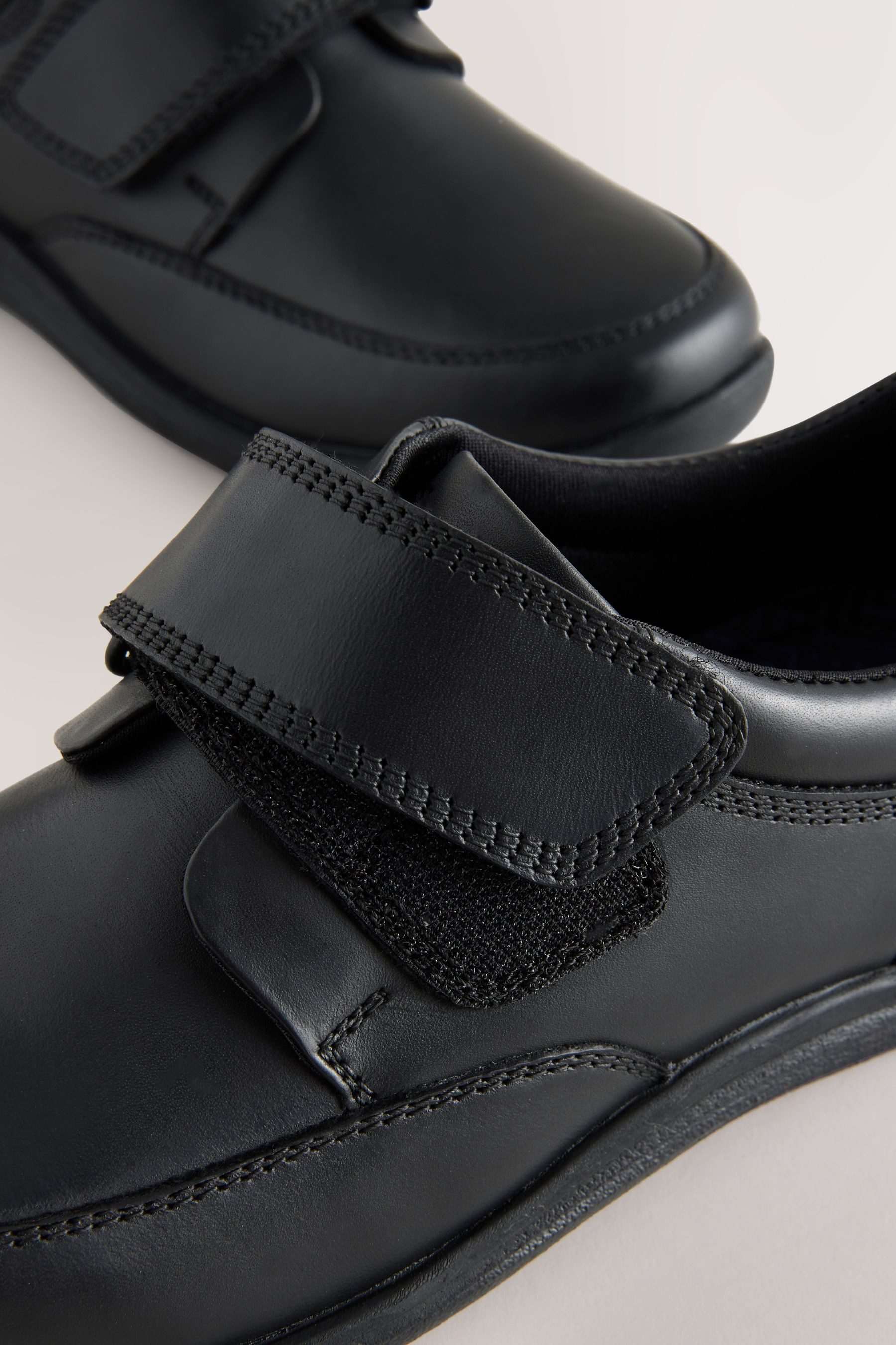 Next Lederschuhe mit 1 Klettverschlussriemen Klettschuh – Bild 2 von 5