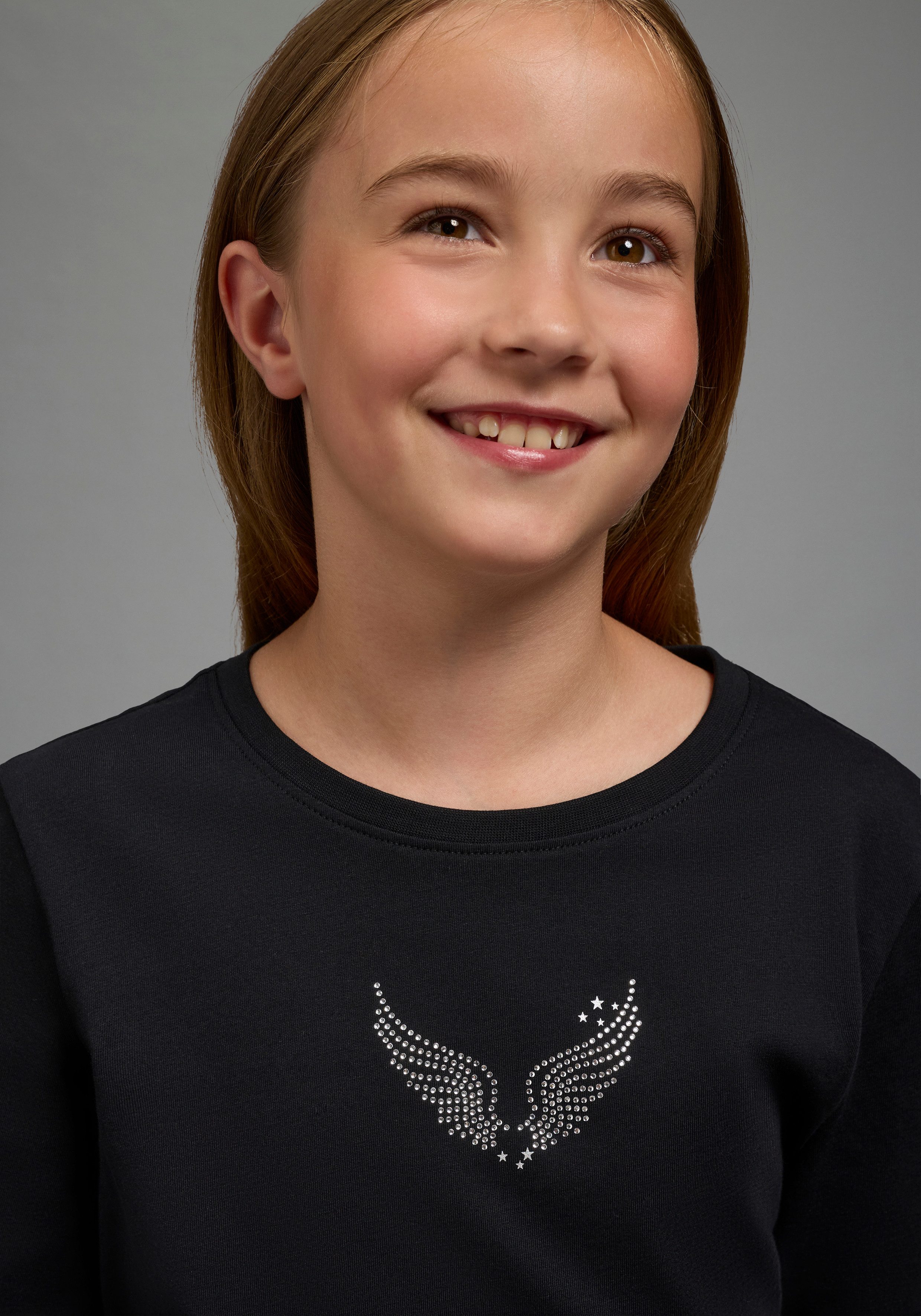 Bruno Banani Langarmshirt Shirt mit Strass-Stein Applikation langärmlig, hüftlange Basic-Passform, für Alltag und Streetwear
