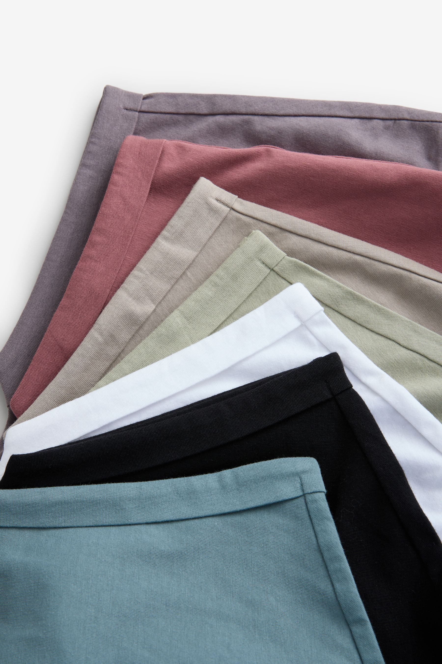 Next T-Shirt 7er-Pack T-Shirts mit überschnittenen Schultern (7-tlg)