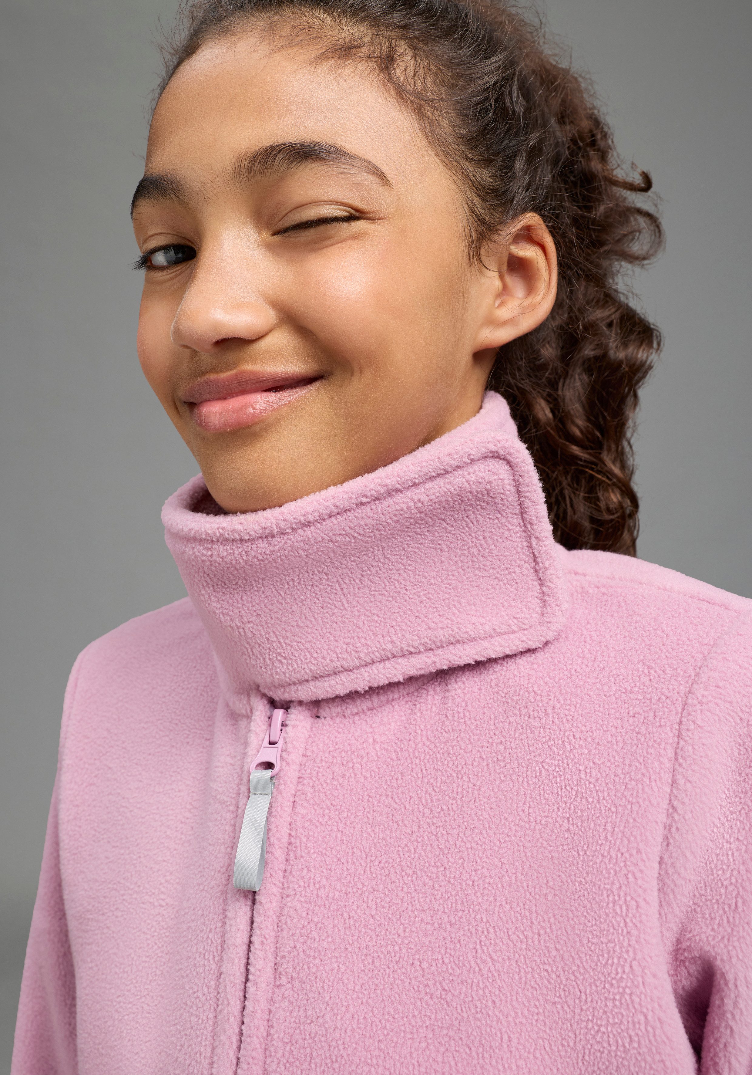 H.I.S Fleecejacke H.I.S Fleecejacke mit extra breitem Stehkragen Weiche Fleecejacke, Basic-Passform, po-bedeckende Länge – Bild 3 von 5