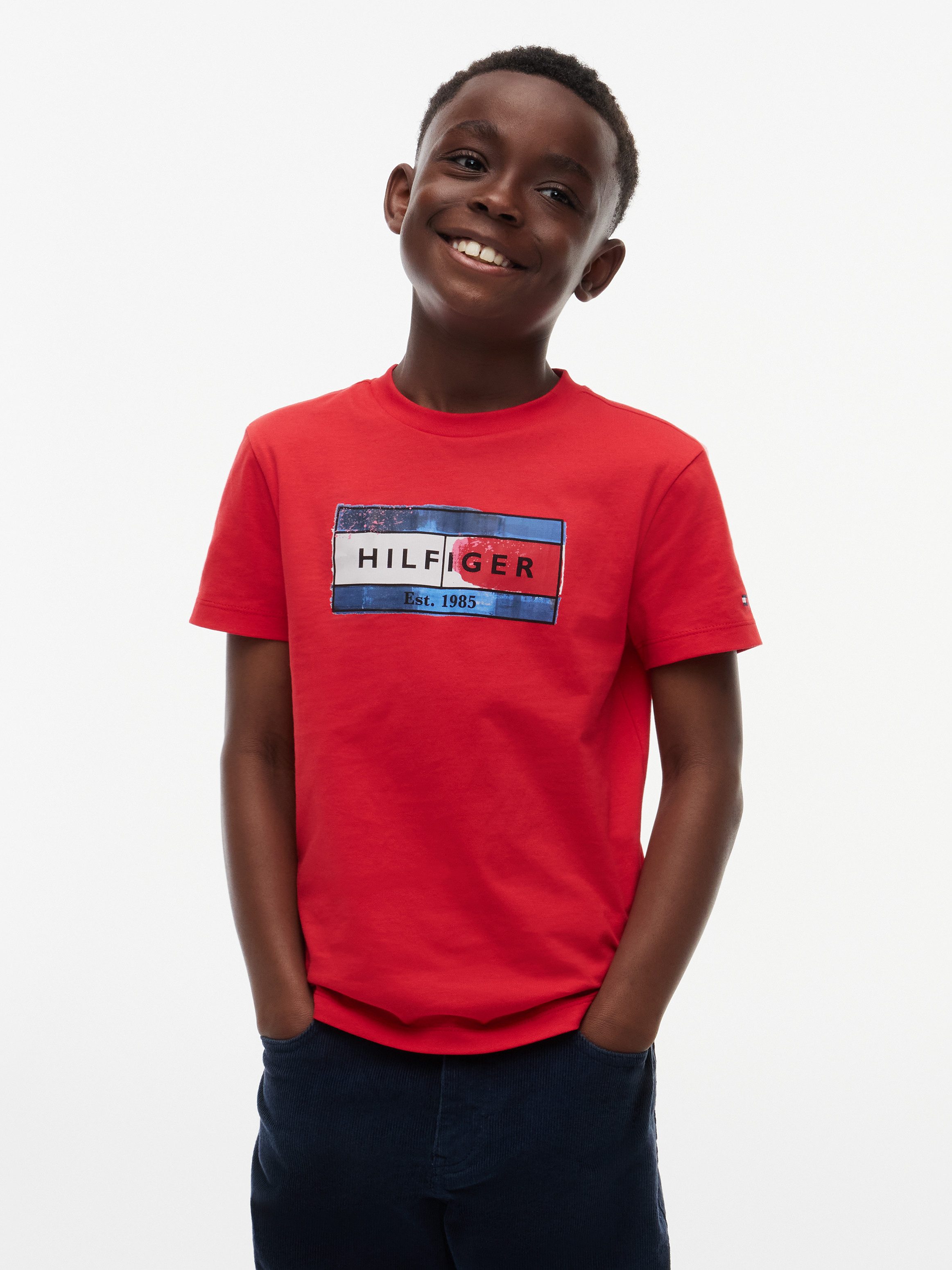 Tommy Hilfiger T-Shirt HILFIGER FLAG GRAPHIC TEE Rundhalsausschnitt, Regular Fit, Kinder bis 16 Jahre