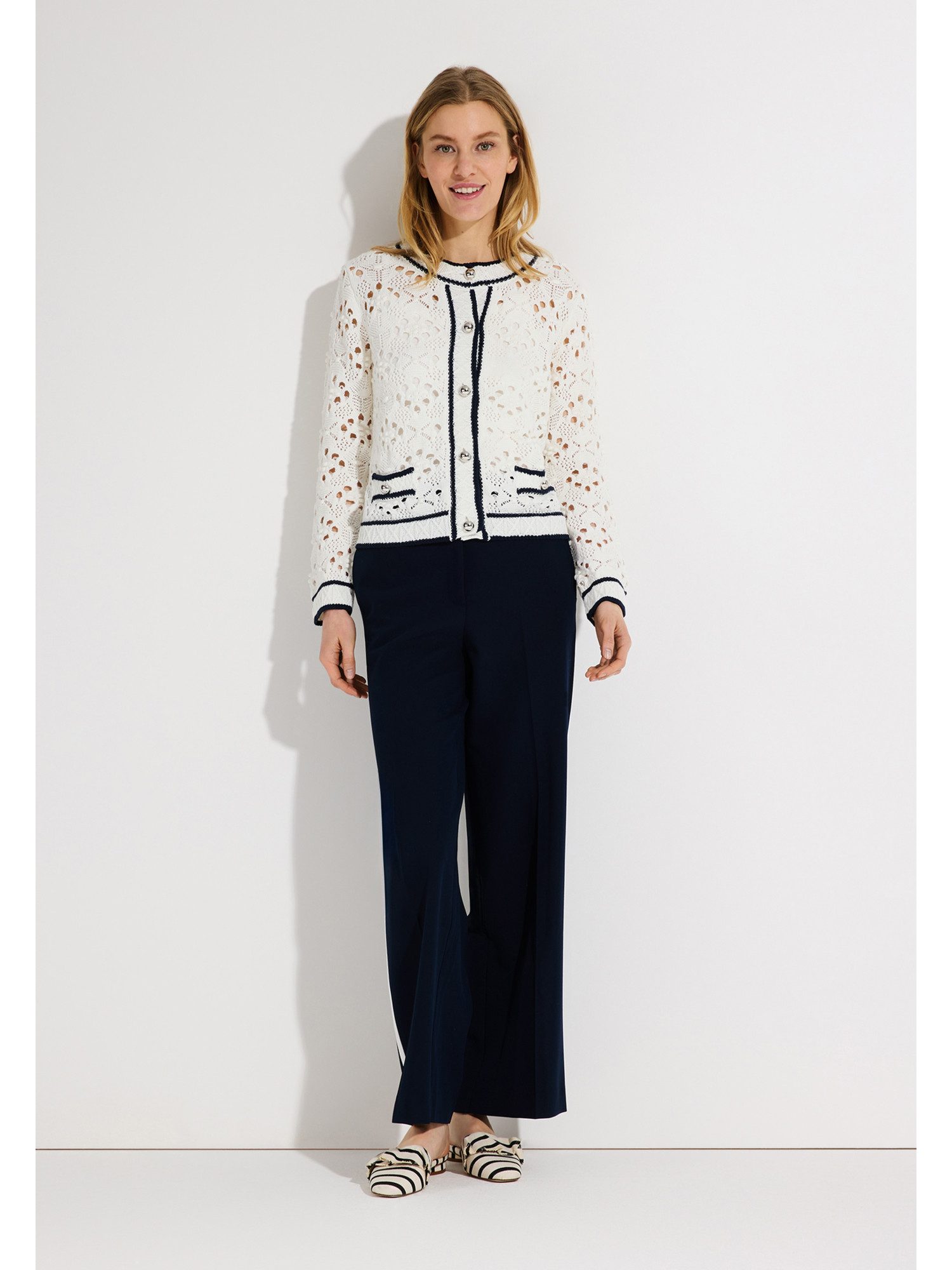 MORE&MORE Strickjacke feminine Lochmuster-Strickjacke günstig online kaufen