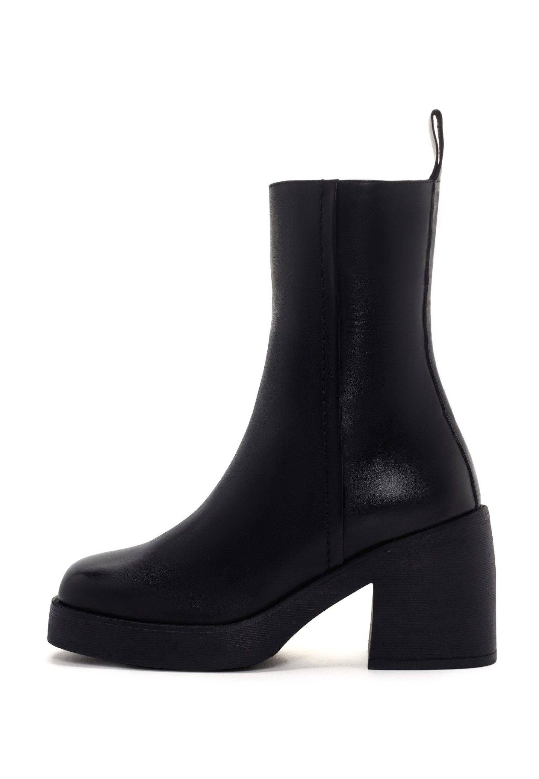 Absatz-Stiefeletten aus Leder Ankleboots