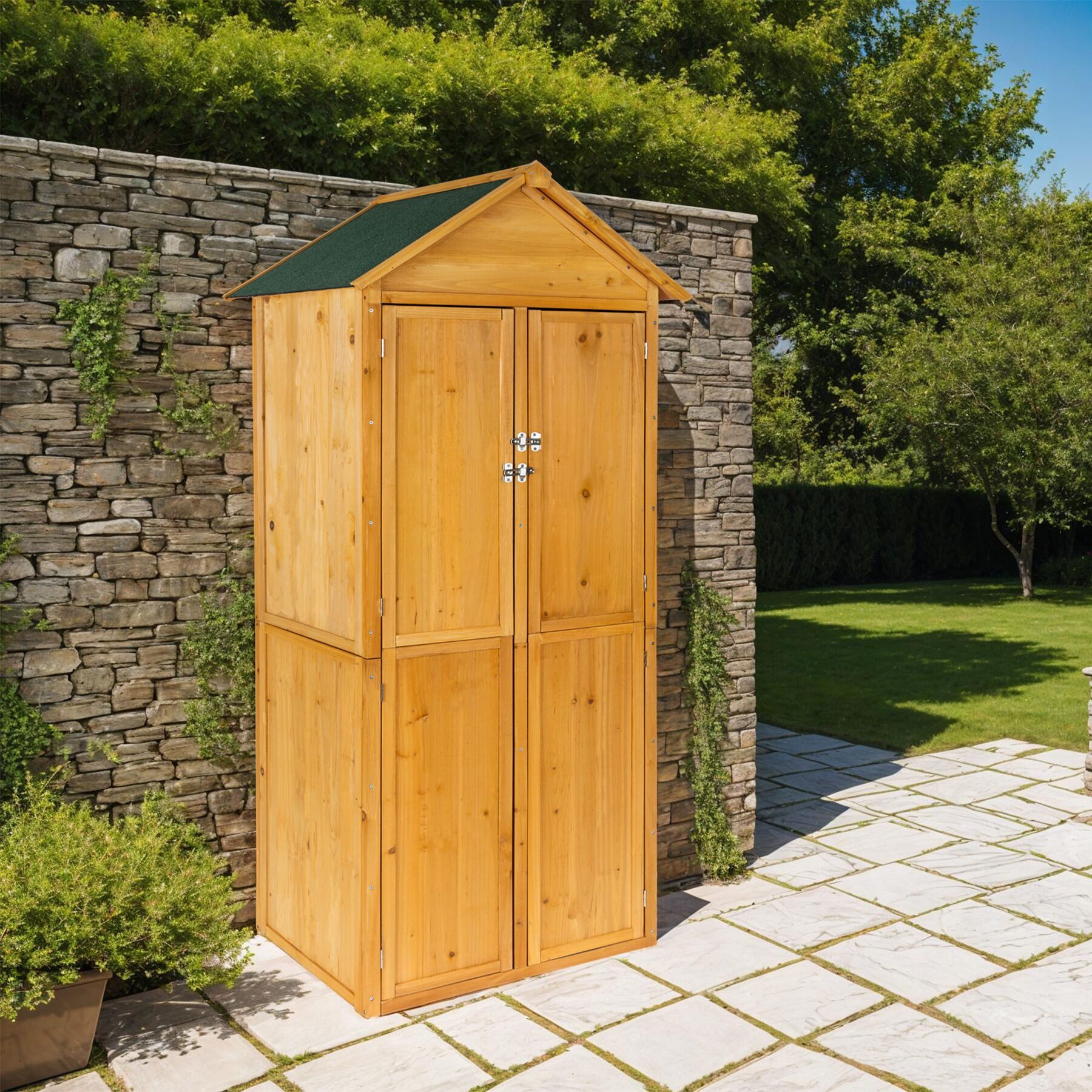 tectake Geräteschrank Gartenschrank, Maße: 80,5 x 60 x 213,5 cm, Dachpappe aus Bitumen (Terrassenschrank Kadi, 1-St., in braun) Aus imprägniertem Nadelholz, zwei Regalböden, zwei Stahlriegel