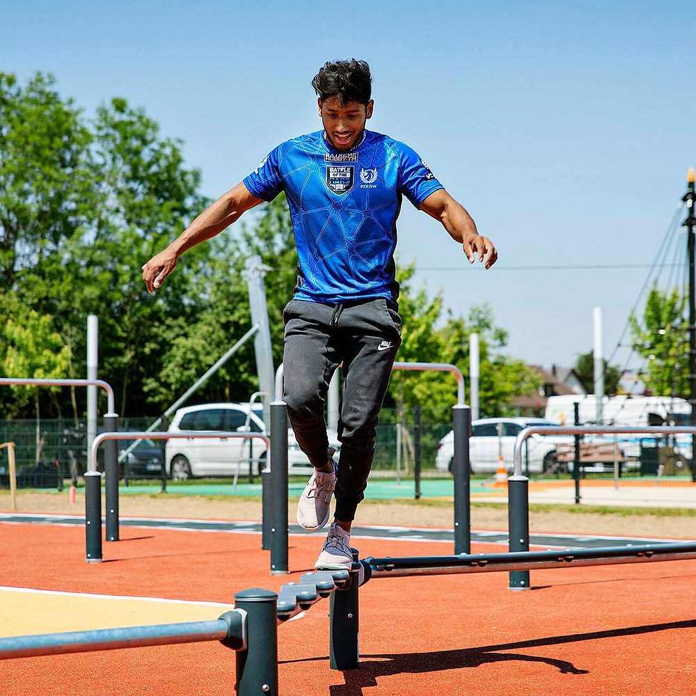 Kompan Kraftstation Outdoor-Fitnessgerät Balancierbalken, Für Parks, öffentliche Bereiche und Fitnessanlagen