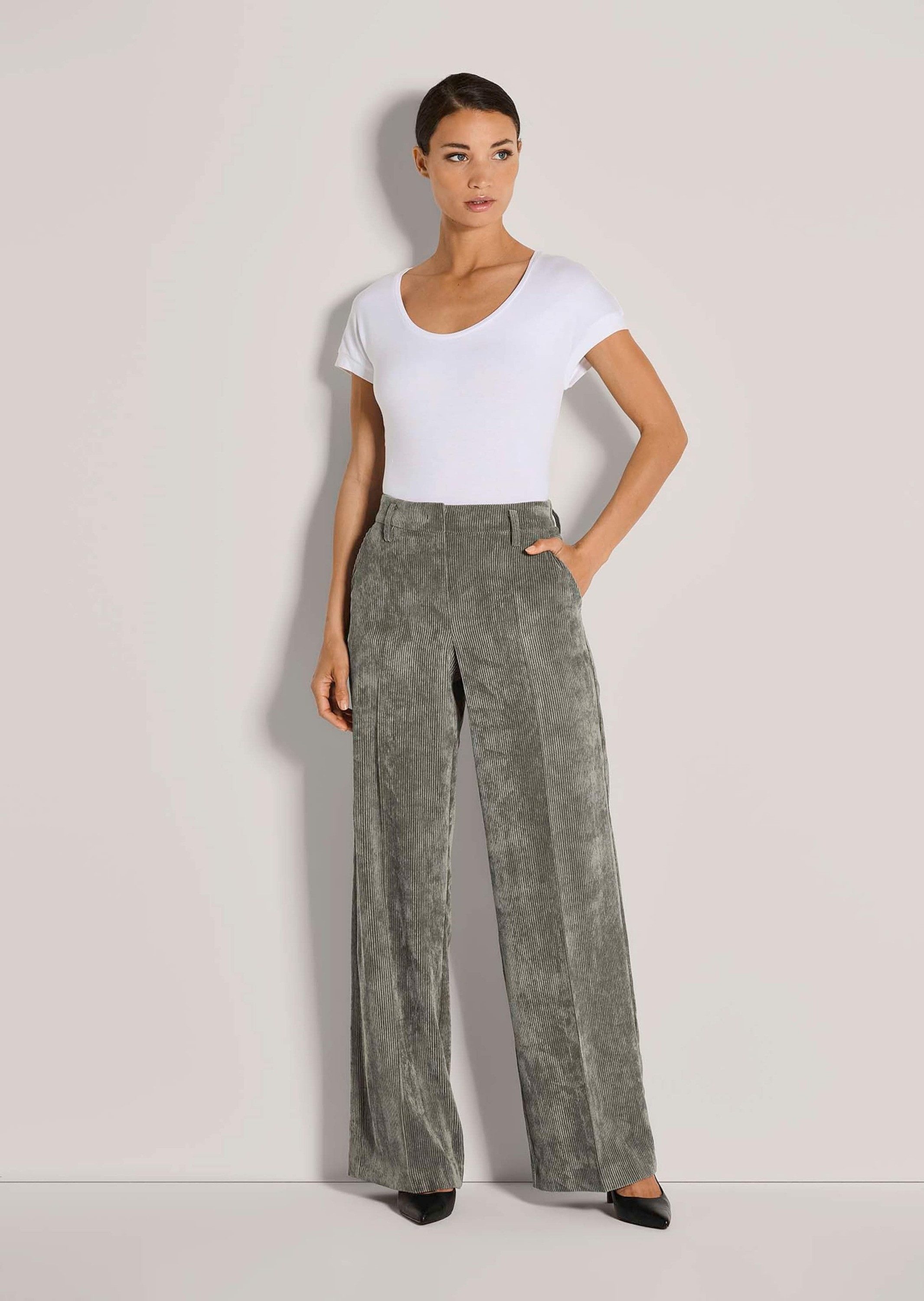 MADELEINE Cordhose Weite Cordhose mit Bügelfalten Modische Cordhose mit Str günstig online kaufen