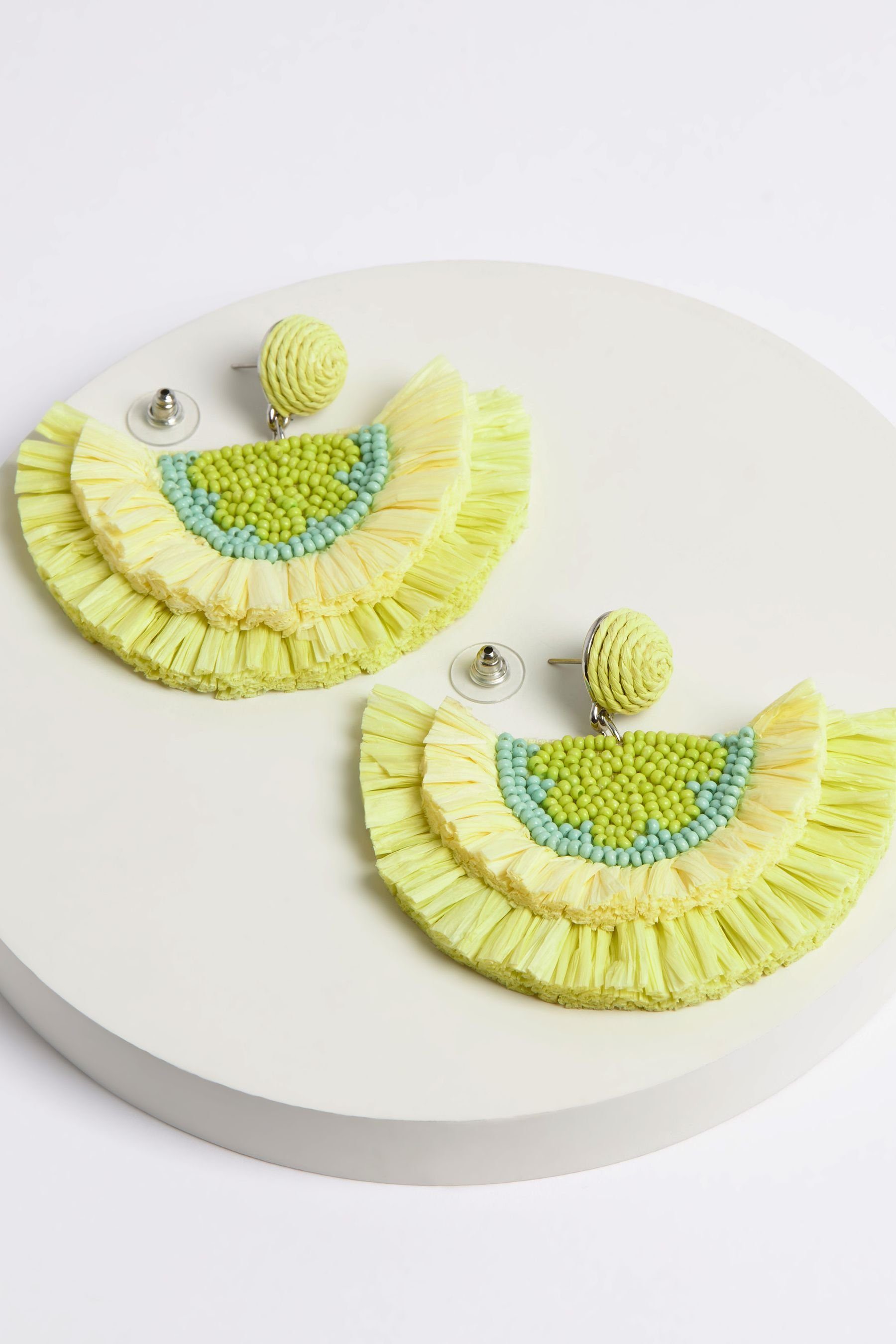 und Next Ohrstecker (1-tlg) Raffia Lime Perlen im Statement-Ohrringe Green Paar