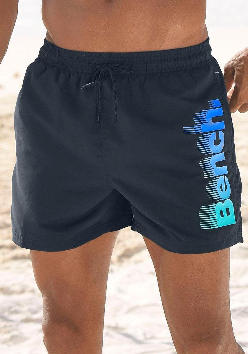 Bench. Badeshorts mit großem Logo-Aufdruck