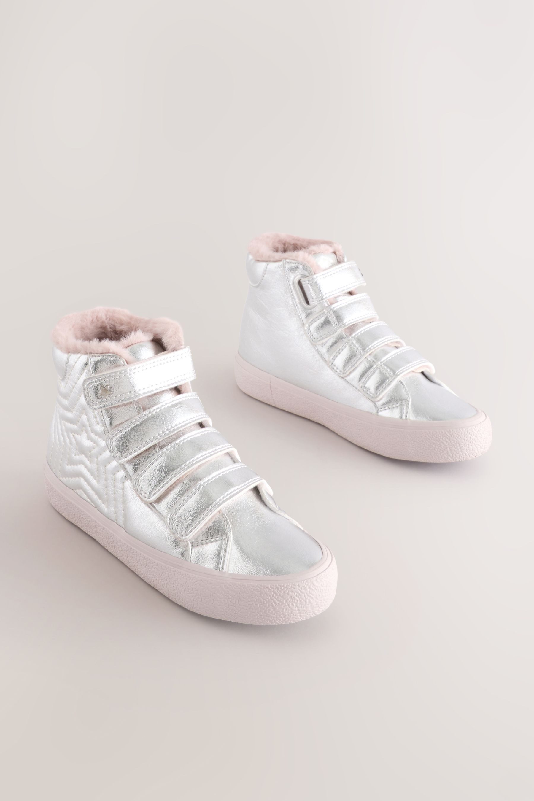 Next Metallic-Stiefel mit Klett, weite Passform Sneaker (1-tlg)