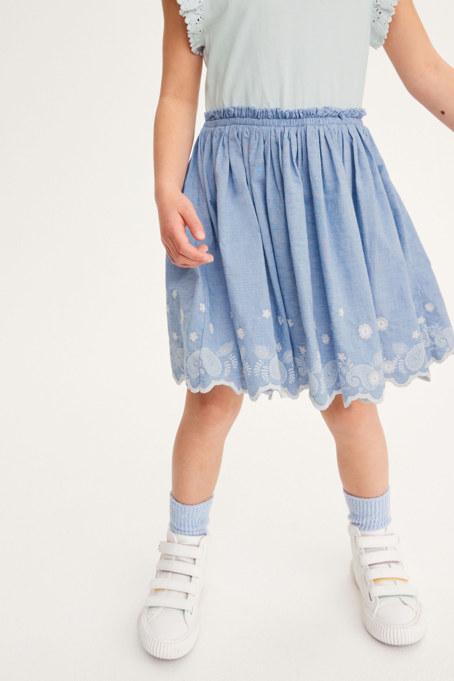mit 2-in-1-Kleid Embroidered Next (1-tlg) Blue Kleid Floral Rock