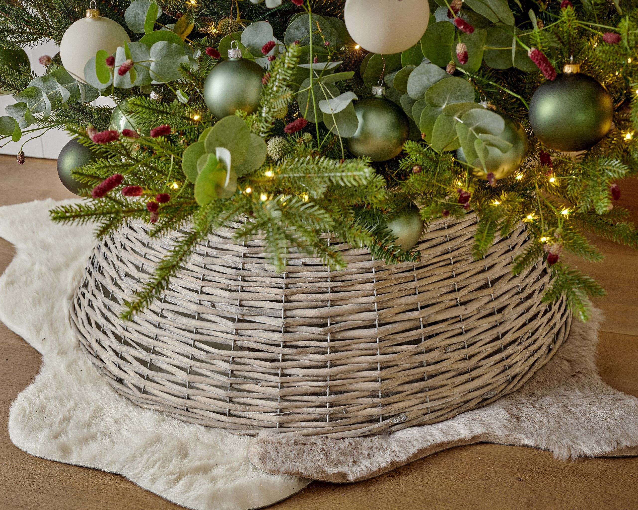 Kaemingk Weihnachtsbaumdecke, Weihnachtsbaumrock aus Weide 57x28cm 1 Stück Grau gebleicht