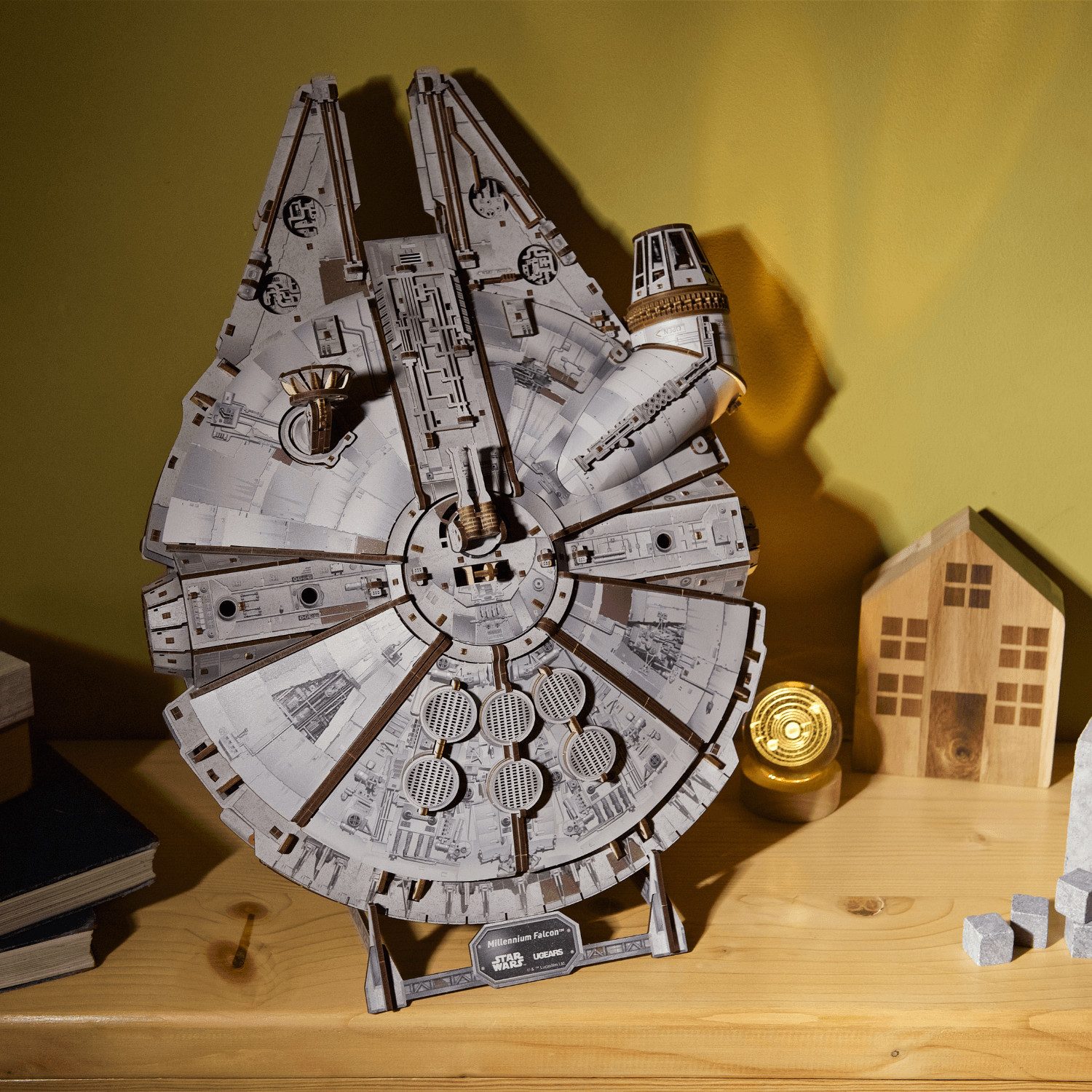 UGEARS Modellbausatz Ugears Star Wars® - Millennium Falcon Mechanisches Hol günstig online kaufen