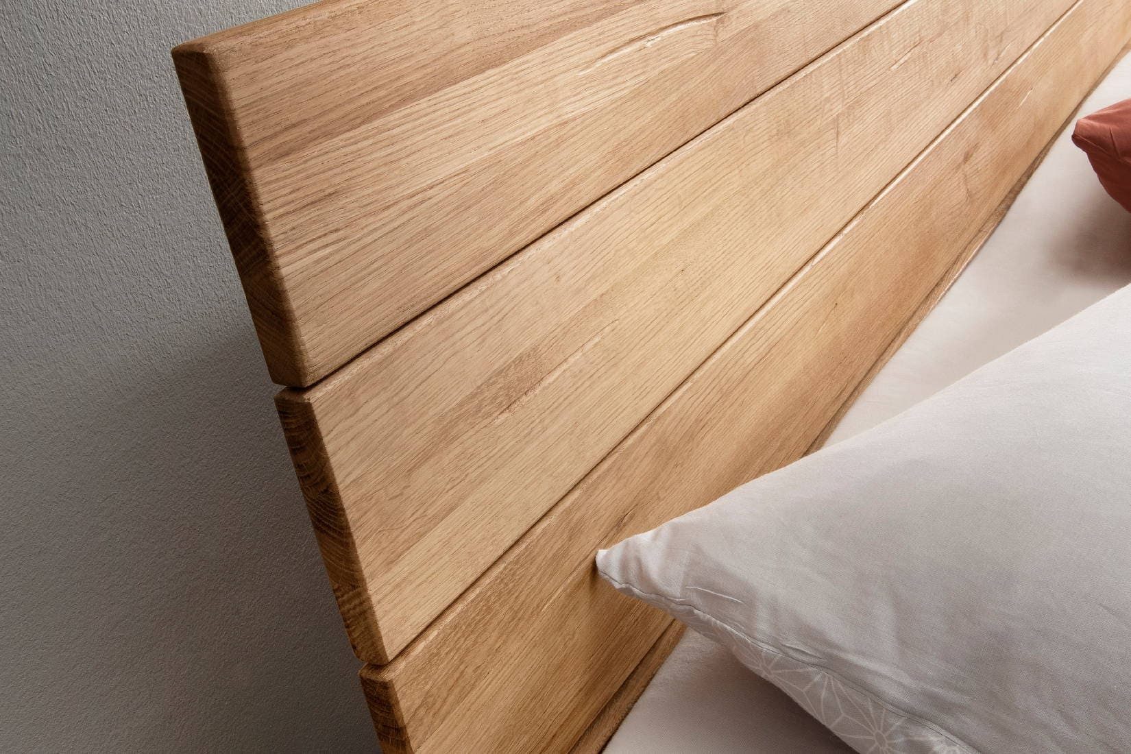 TPT Möbel Massivholzbett Eichenzauber, Wildeiche mit schwarzen Metallkufen