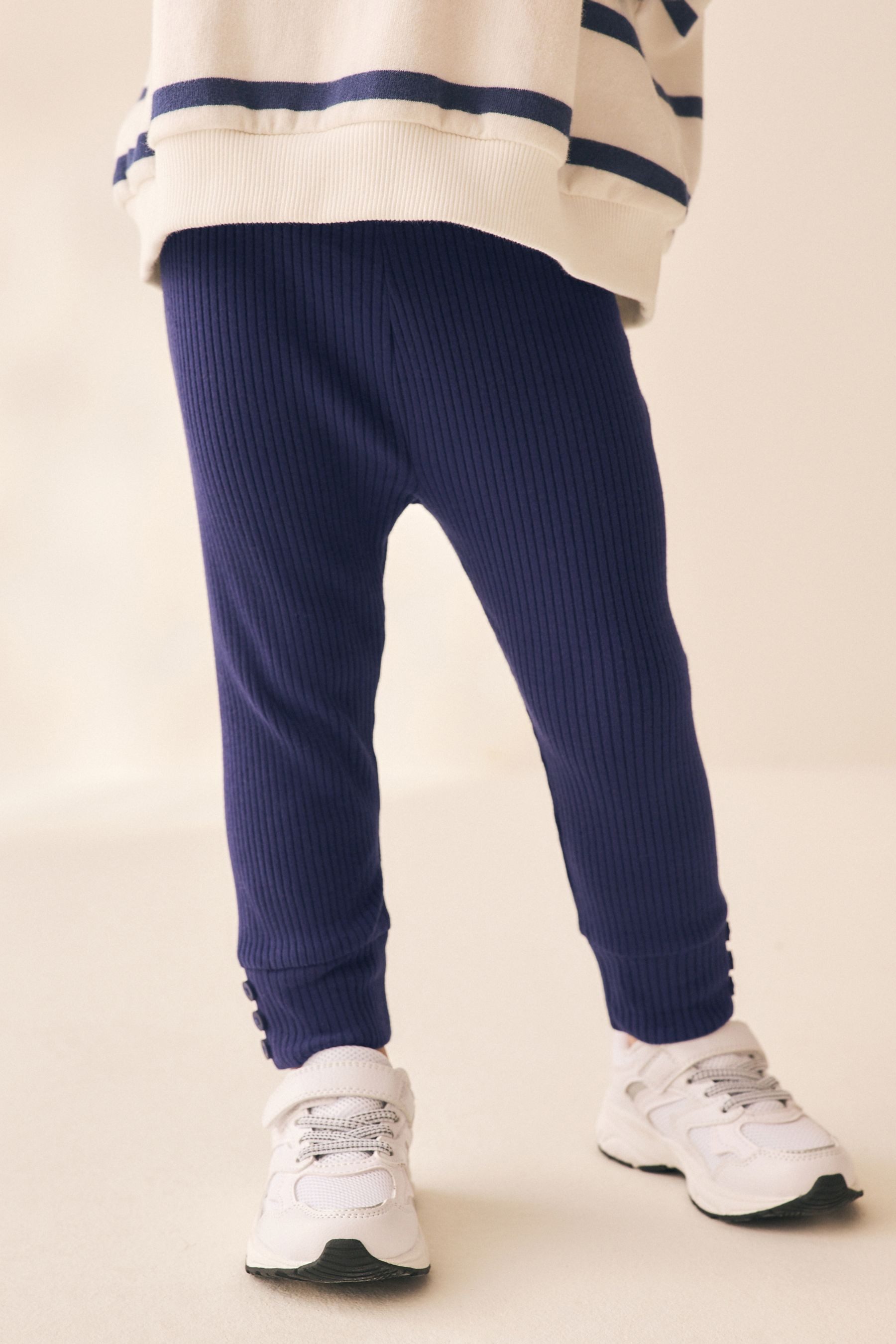 Next Leggings Gerippte Leggings mit Knöpfen und Bündchen (1-tlg) – Bild 5 von 5
