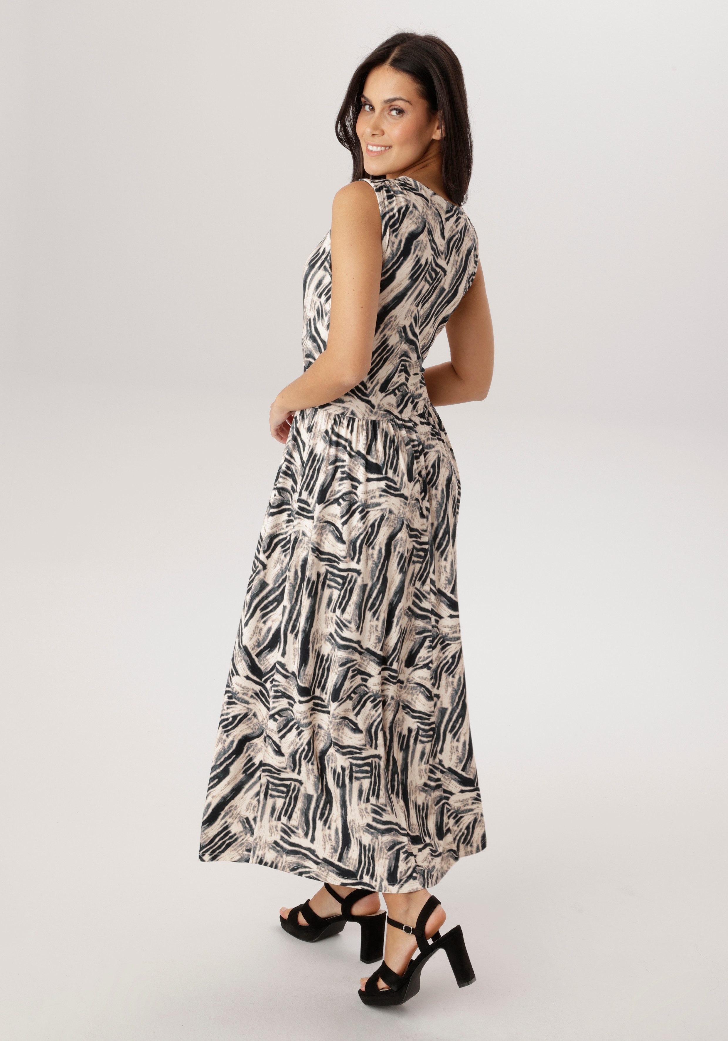 Aniston SELECTED Sommerkleid mit zwei praktischen Eingrifftaschen - NEUE KOLLETION