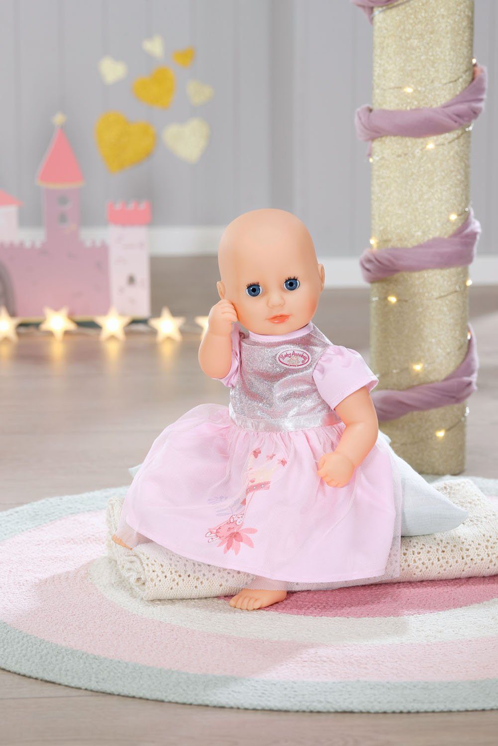 Baby Annabell Puppenkleidung Little 36 cm, mit Kleiderbügel Kleid, Sweet