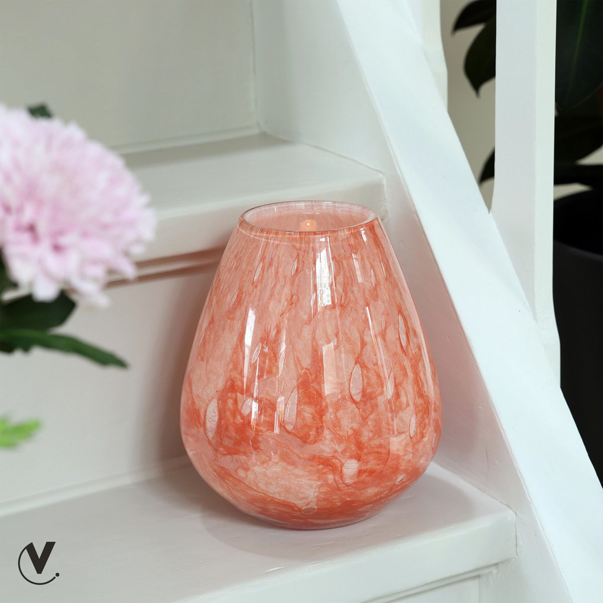 Vase the World Tischvase Glasvase hellrosa 20 cm bauchig Blumenvase (1 St., 1 Vase), mundgeblasen aus Glas, Blumenvase leicht gemustert