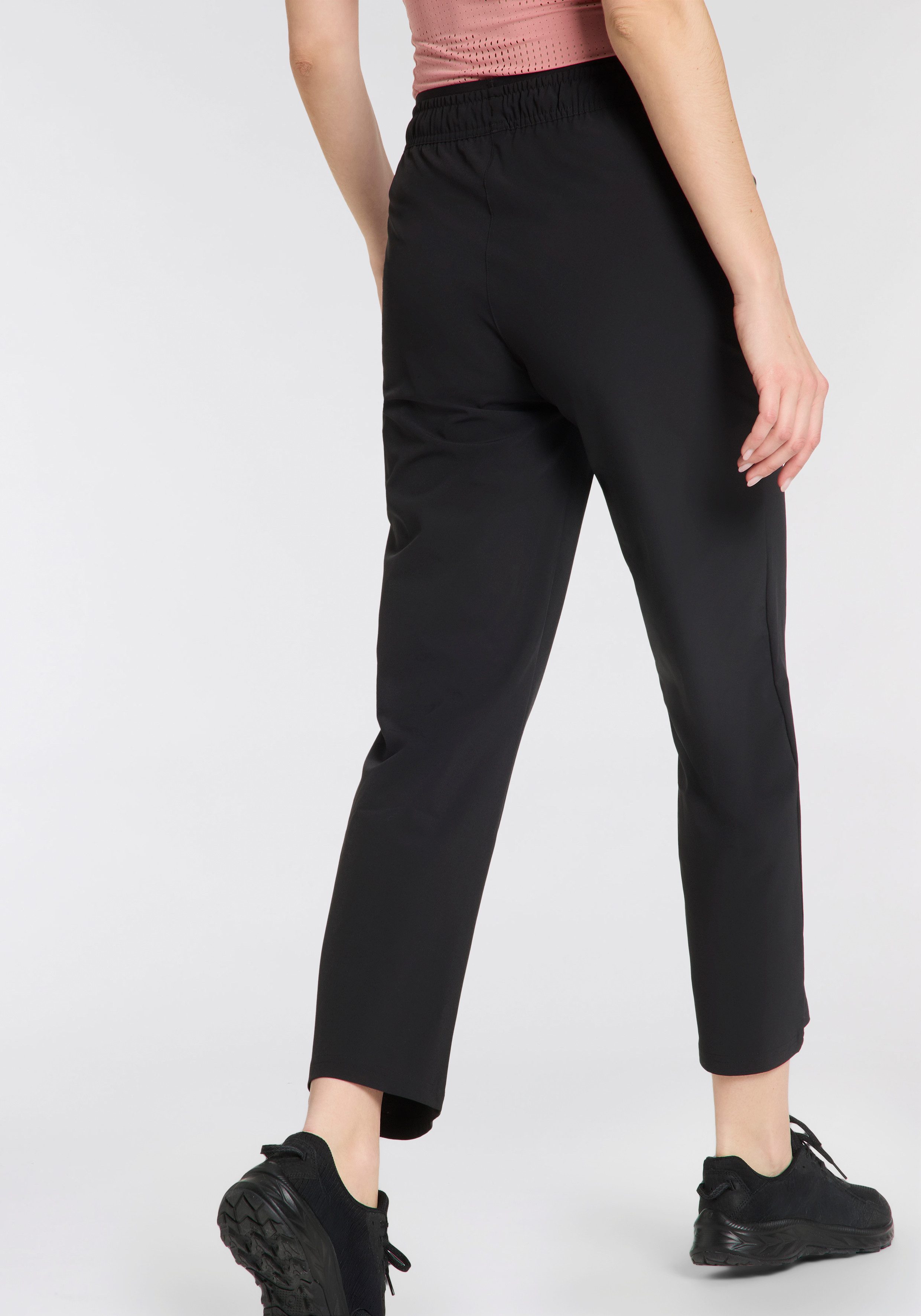 PUMA Trainingshose MOVE FASHION PANT lockerer Schnitt, perfekt fürs Studio günstig online kaufen