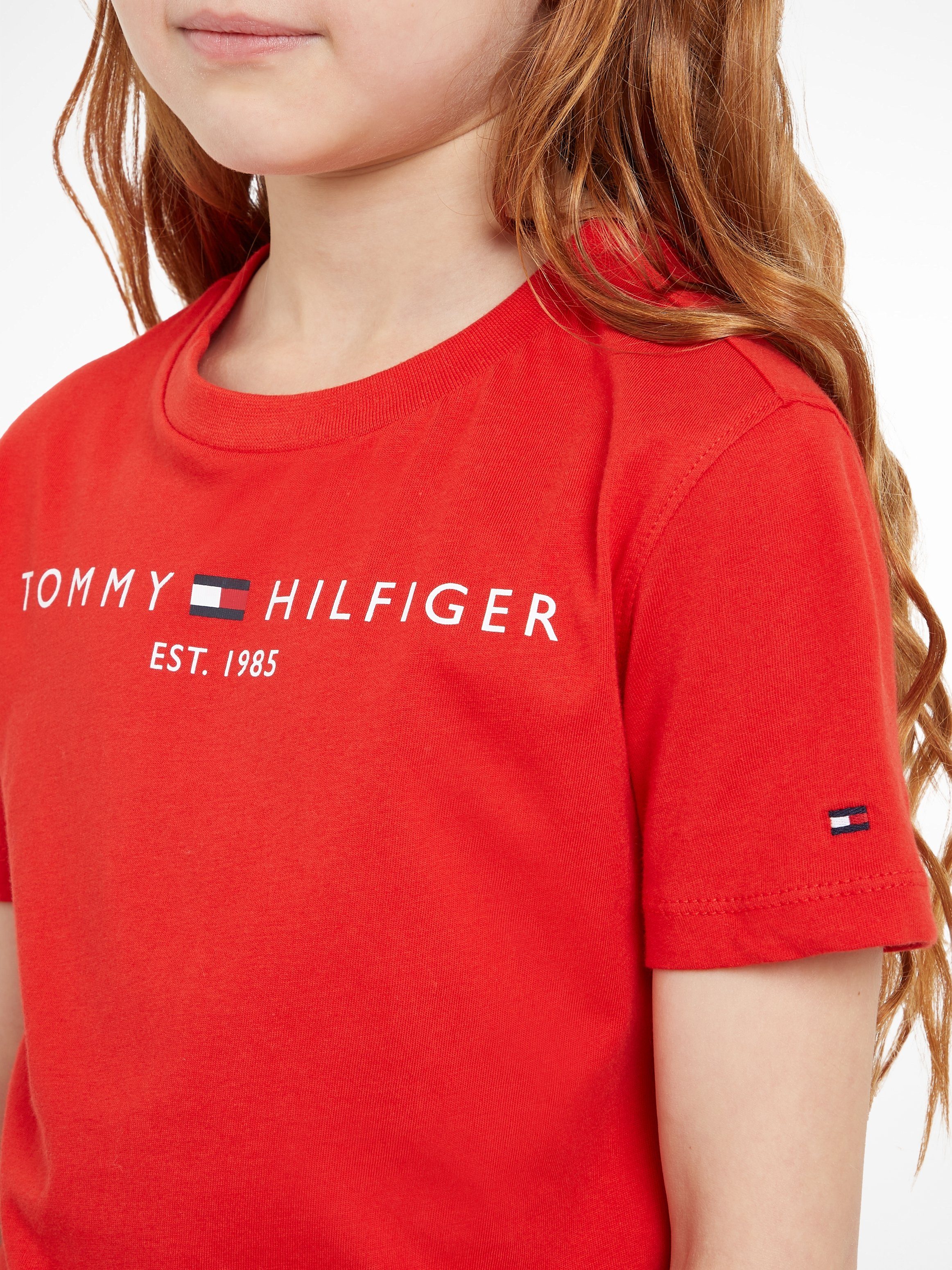 Tommy Hilfiger Logo-Schriftzug ESSENTIAL mit Hilfger Tommy Deep_Crimson Rundhalsshirt SWEATPANTS