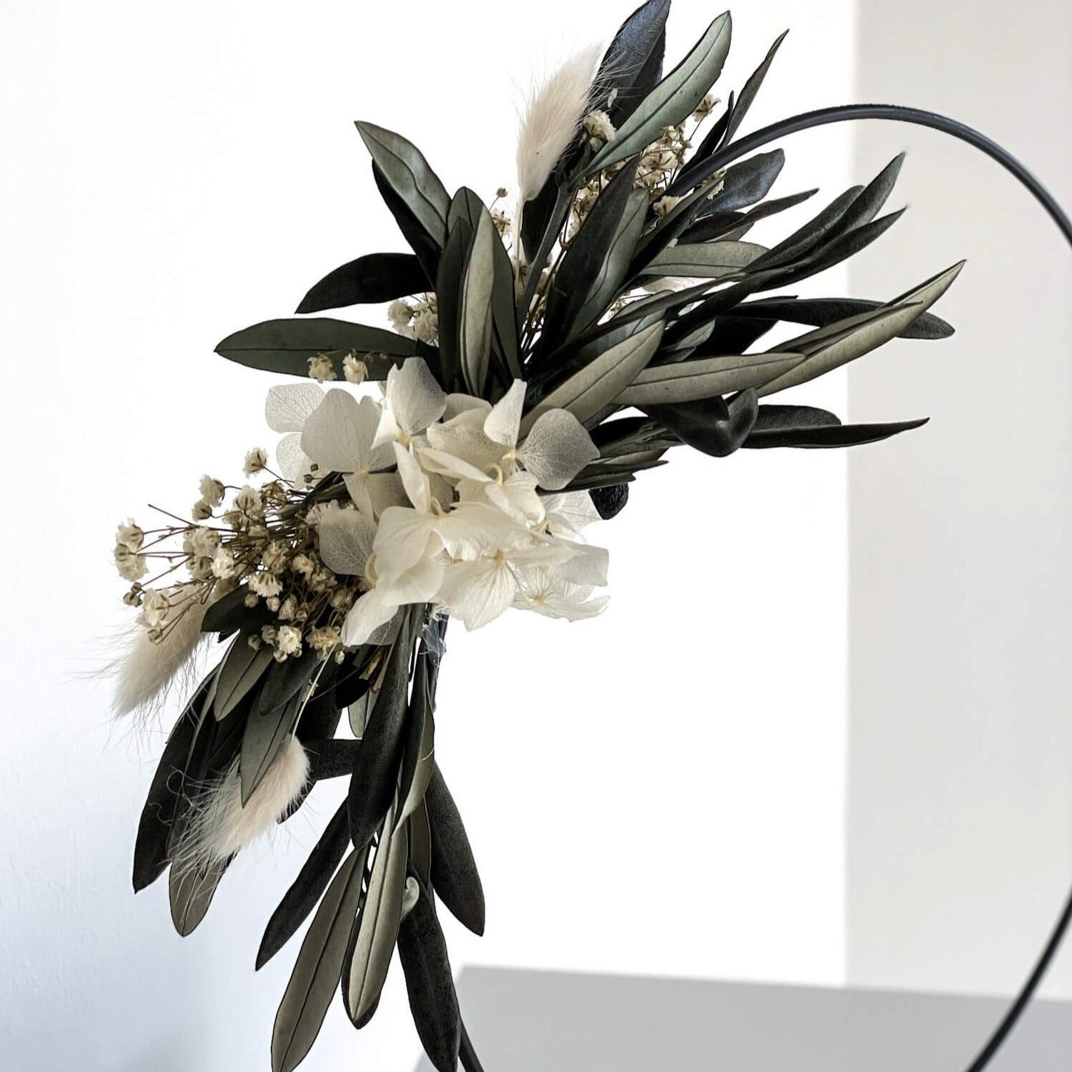 LYKKE & You Dekokranz Trockenblumenkranz Olive stehend