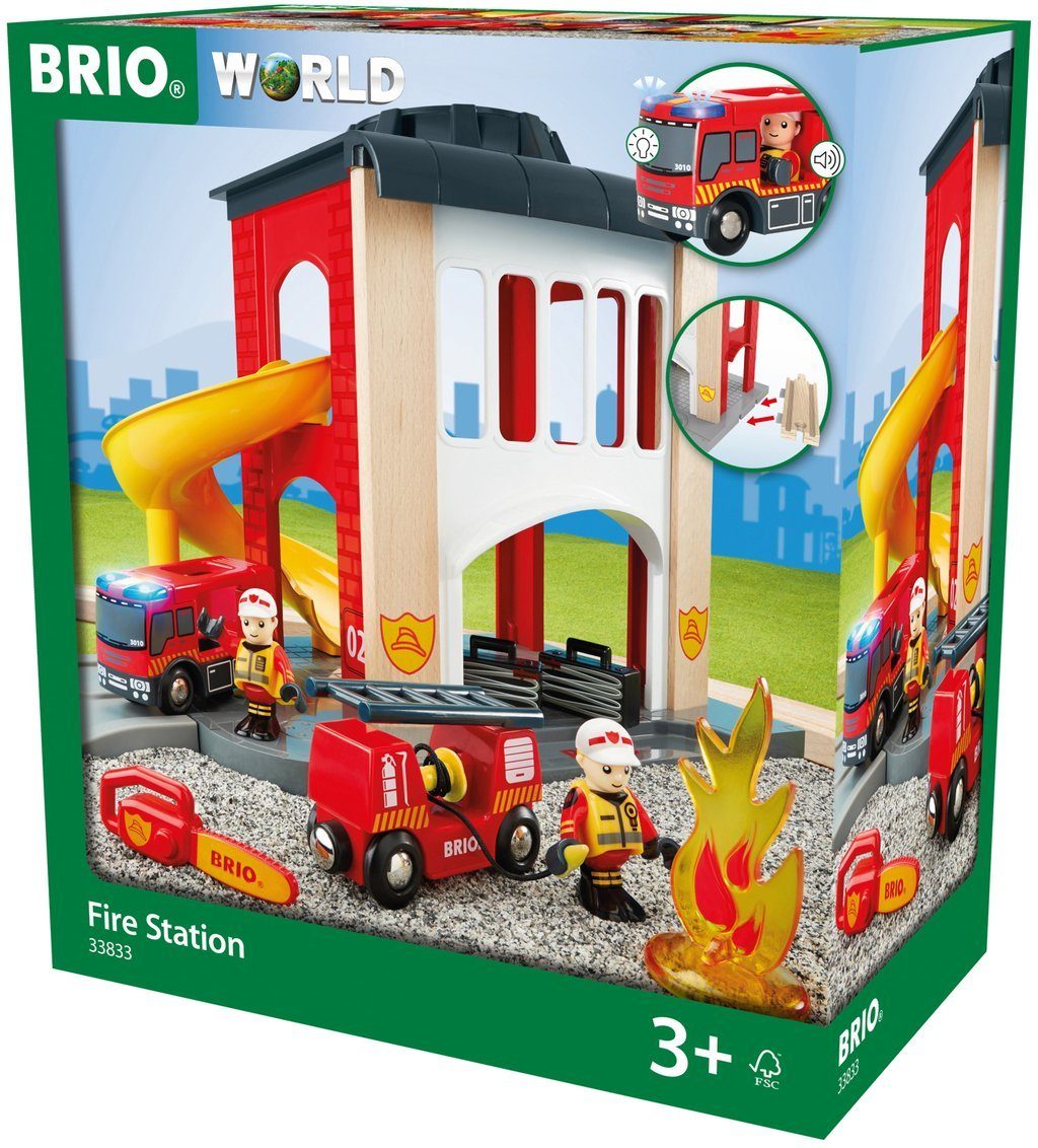 BRIO® Spiel-Feuerwehrwache BRIO® WORLD, Große Feuerwehrstation mit Einsatzfahrzeug