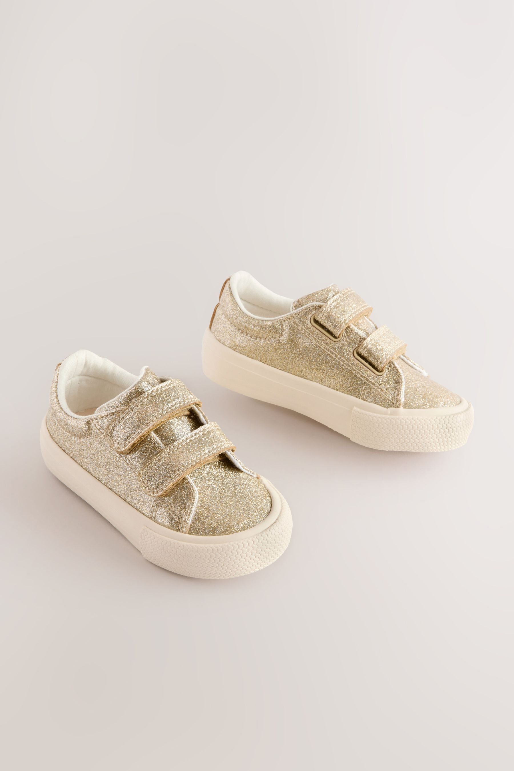 Next Derber Sportschuh mit Klettverschluss Sneaker (1-tlg)