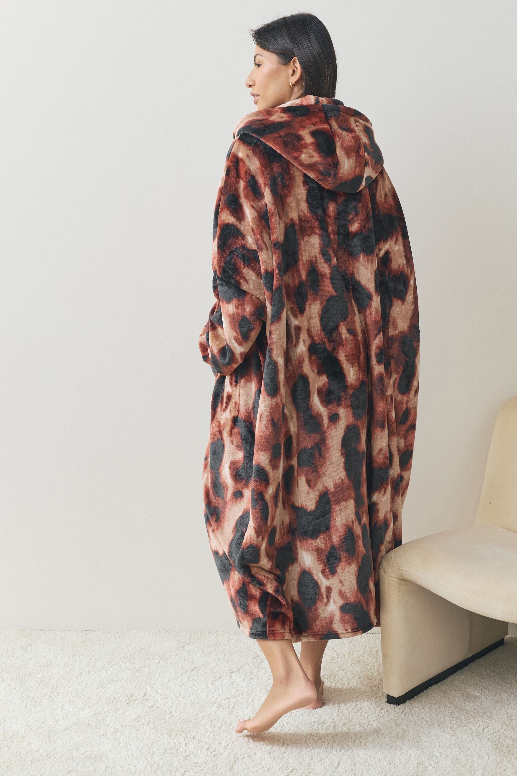 Wohndecke Oversized Fit Kapuzendecke mit durchgehendem RV, Next günstig online kaufen