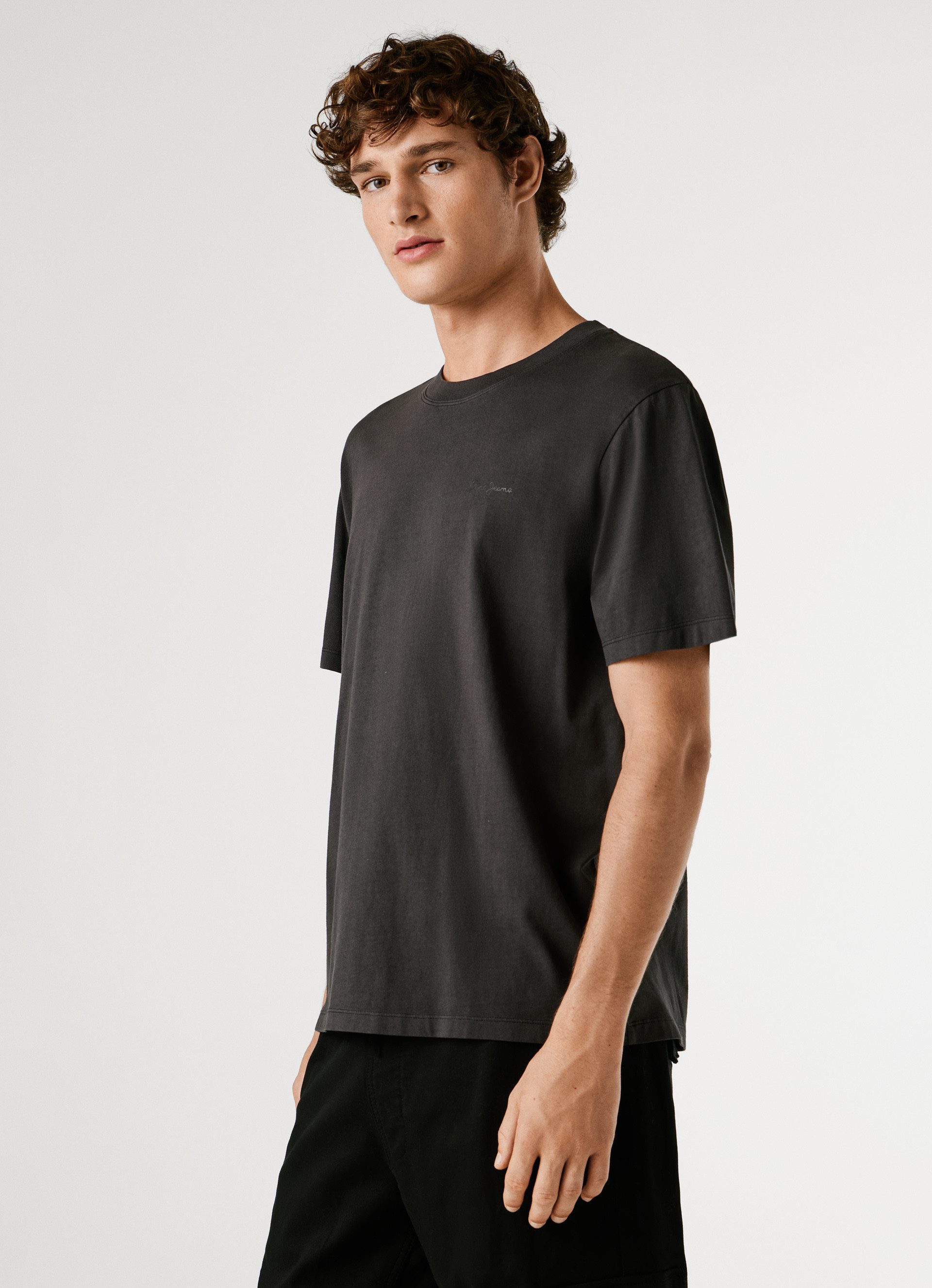 Pepe Jeans T-Shirt JACKO mit kleinem Ton-in-Ton Logoschriftzug günstig online kaufen