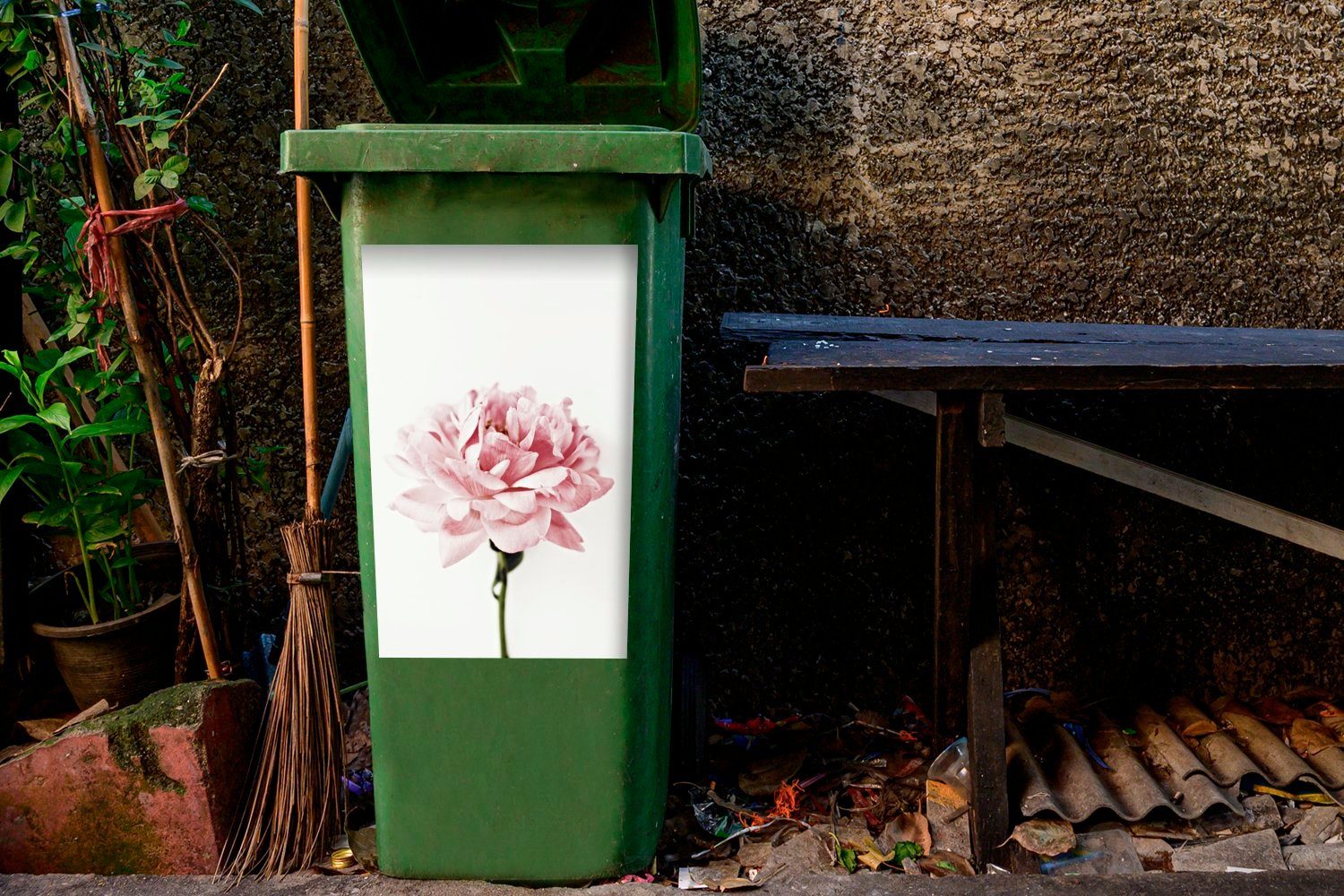 Abfalbehälter Nahaufnahme Mülleimer-aufkleber, (1 einer Mülltonne, rosa St), MuchoWow Sticker, Pfingstrose Wandsticker Container,