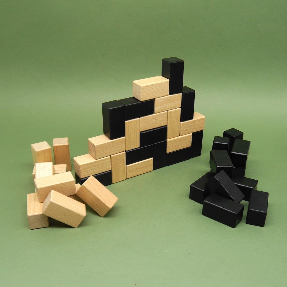 Helvetiq Spiel BLOCKS - werde zum Baumeister!, für 2 Spieler, Holzspiel
