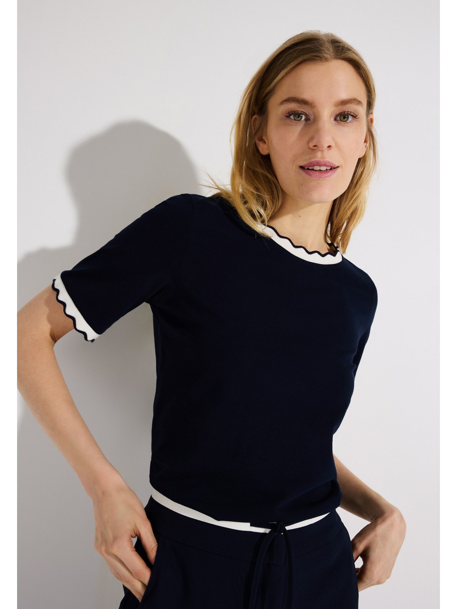 MORE&MORE Kurzarmshirt feminines Kurzarmshirt, Kontrastkante