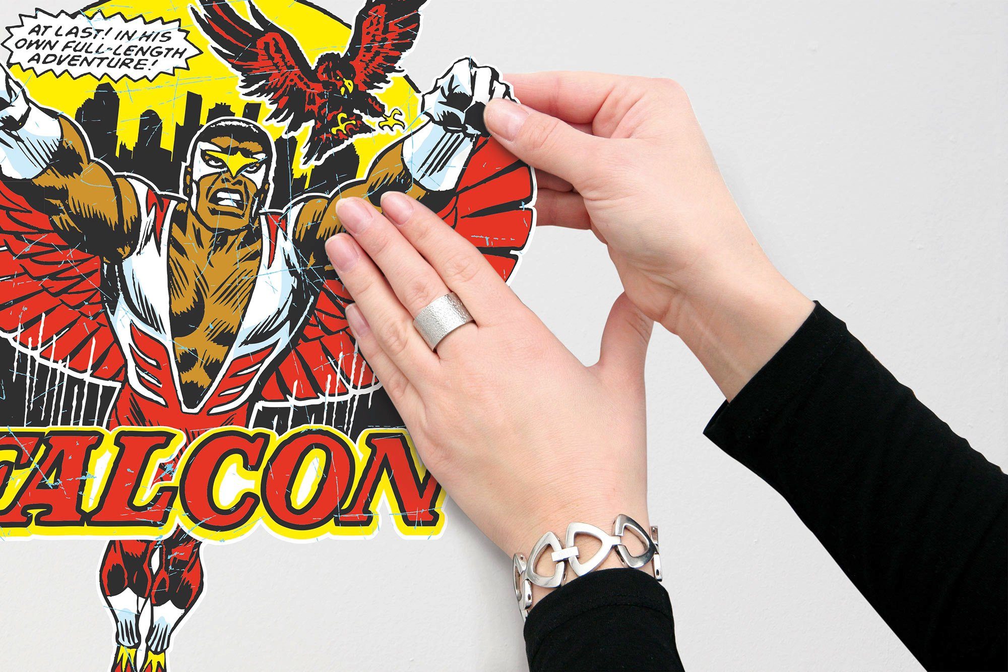 Komar Wandtattoo Falcon Comic Classic - Größe 50 x 70 cm (1 St), selbstklebend, Wandsticker, Kinderzimmer